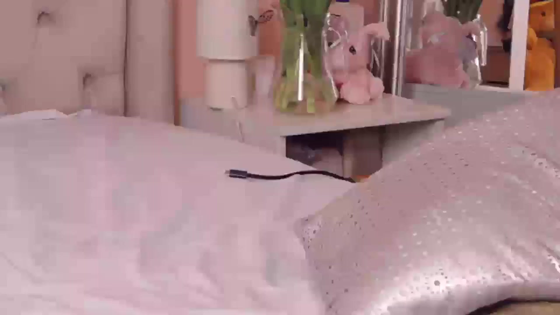 Gallery image thumbnail from Sara_Joy's myfreecams stream on, 12/16/2024, 24:03 image 4 of 20