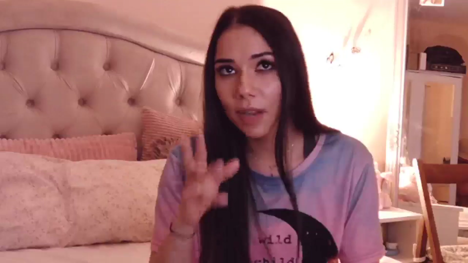 Gallery image thumbnail from Sara_Joy's myfreecams stream on, 12/23/2024, 21:54 image 16 of 20