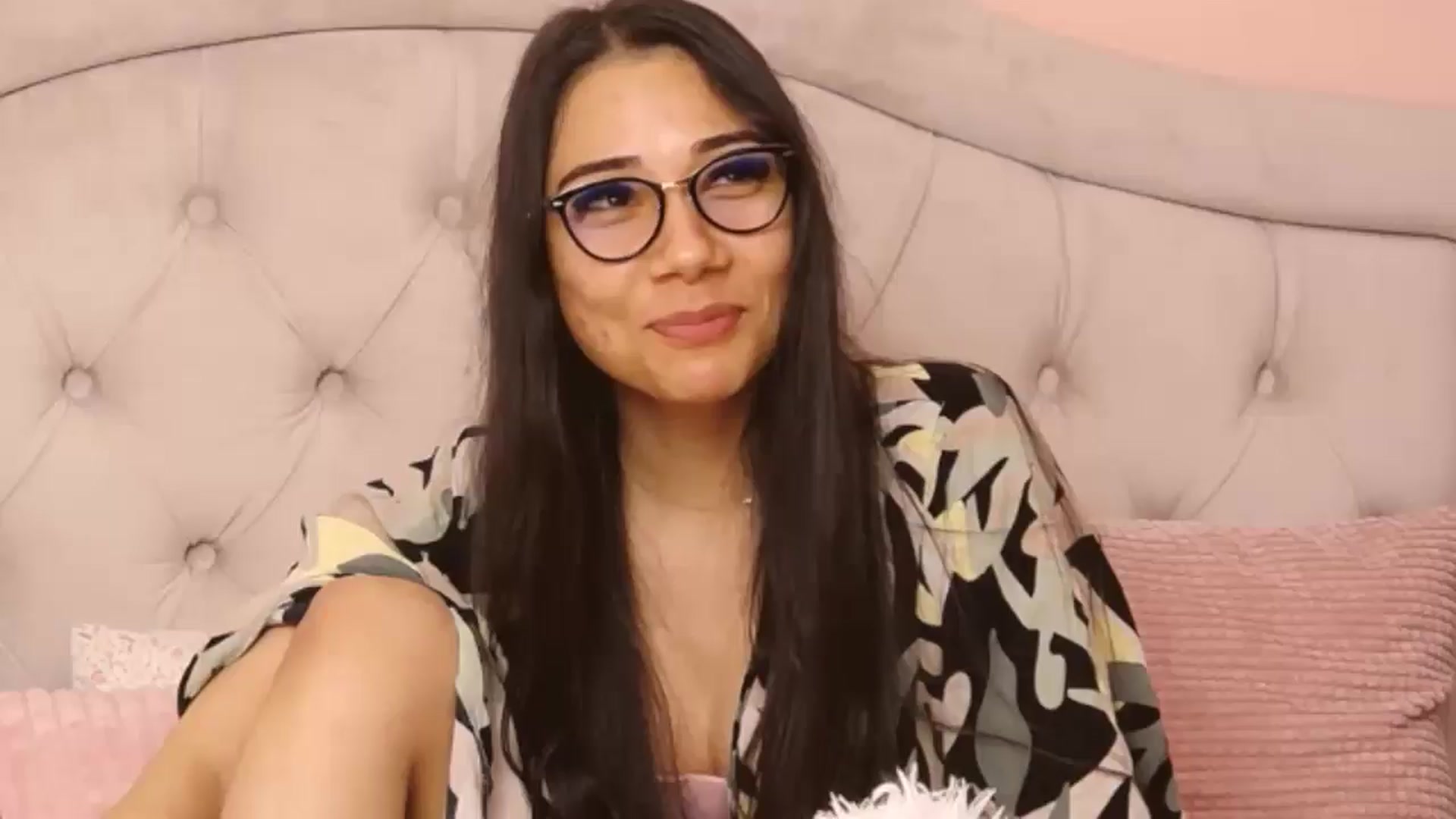 Gallery image thumbnail from Sara_Joy's myfreecams stream on, 02/14/2025, 23:31 image 17 of 20