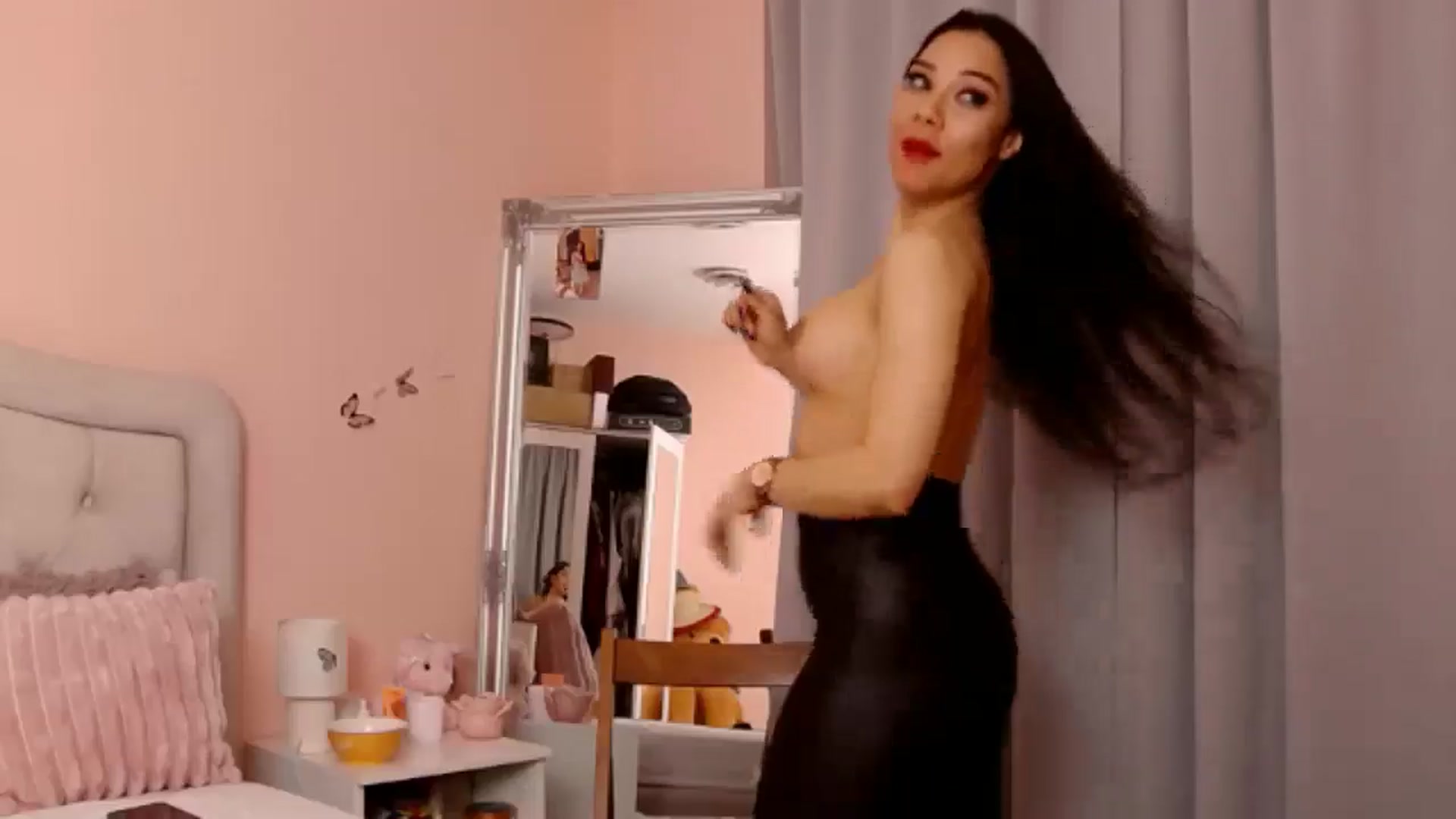 Gallery image thumbnail from Sara_Joy's myfreecams stream on, 04/05/2025, 23:55 image 3 of 20