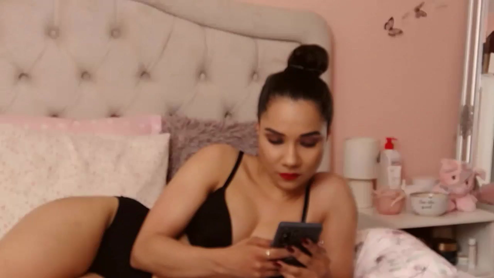 Gallery image thumbnail from Sara_Joy's myfreecams stream on, 05/04/2025, 18:33 image 10 of 20