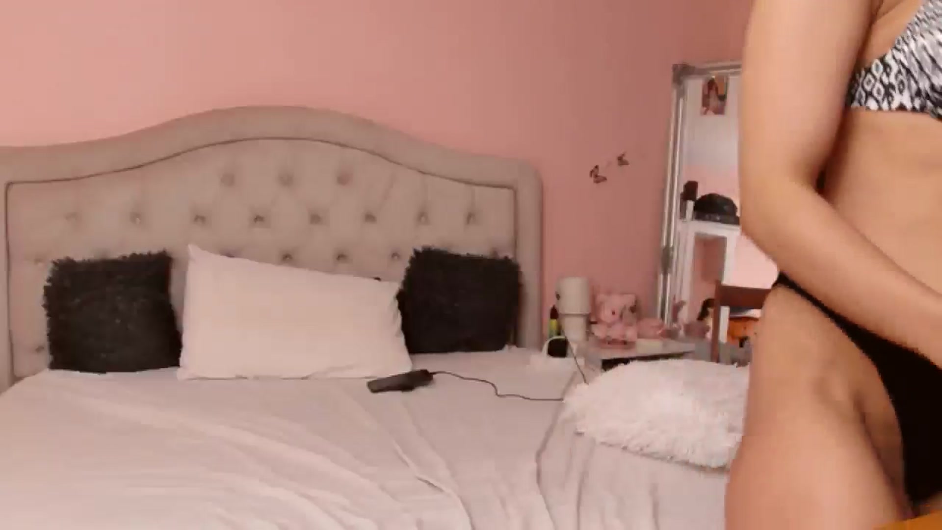 Gallery image thumbnail from Sara_Joy's myfreecams stream on, 06/14/2025, 01:41 image 5 of 20