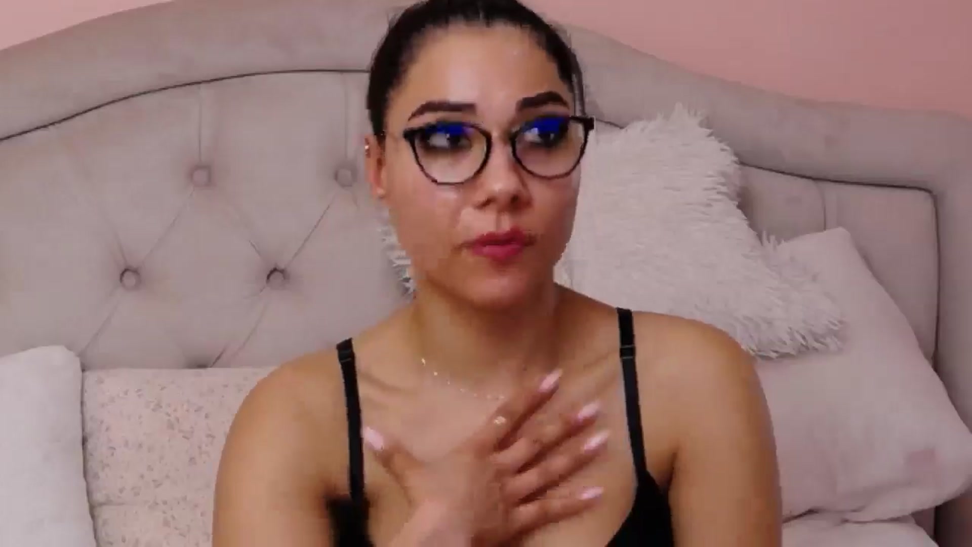 Gallery image thumbnail from Sara_Joy's myfreecams stream on, 12/31/2025, 01:16 image 12 of 20