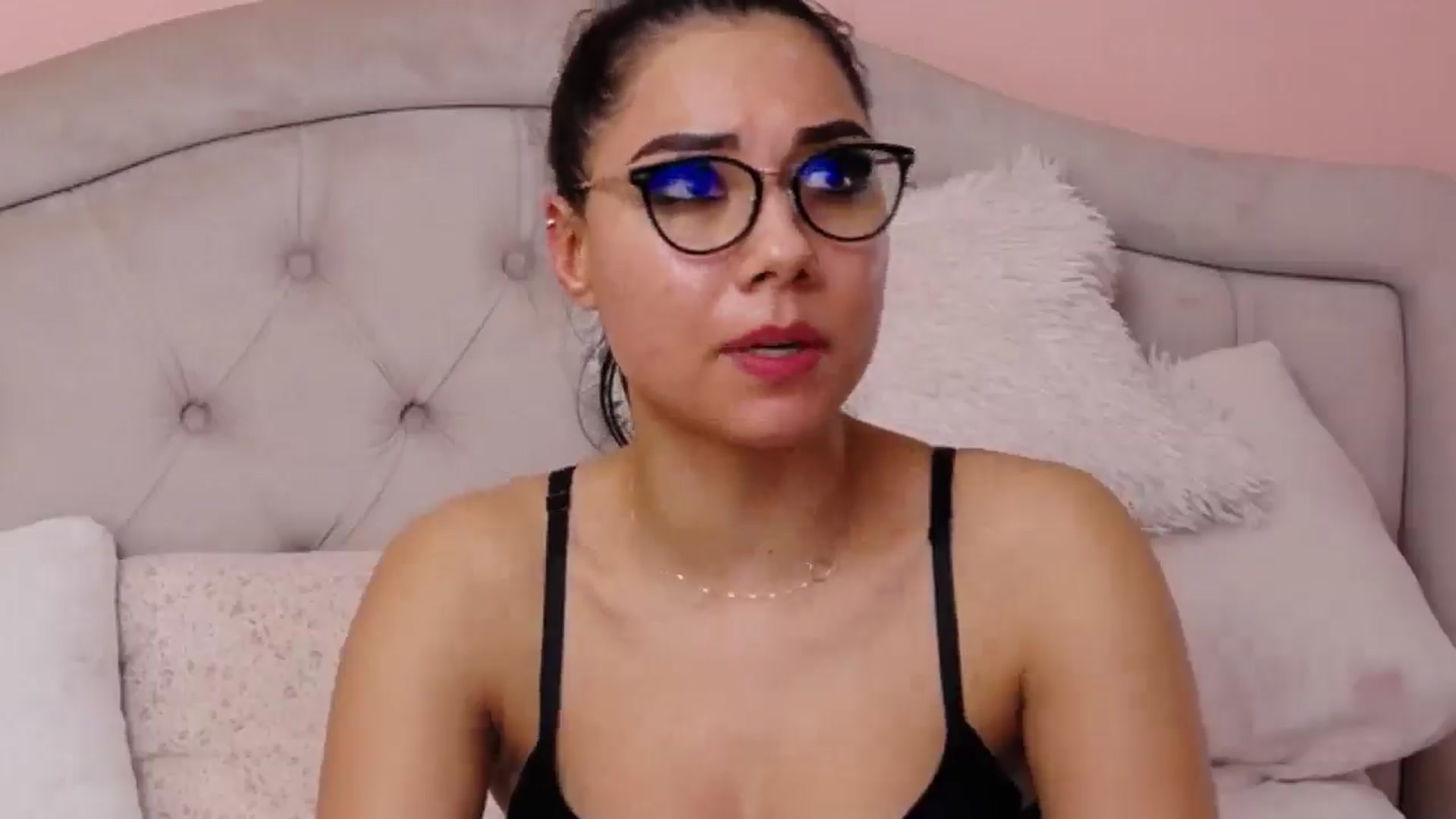 Gallery image thumbnail from Sara_Joy's myfreecams stream on, 12/31/2025, 01:16 image 10 of 20