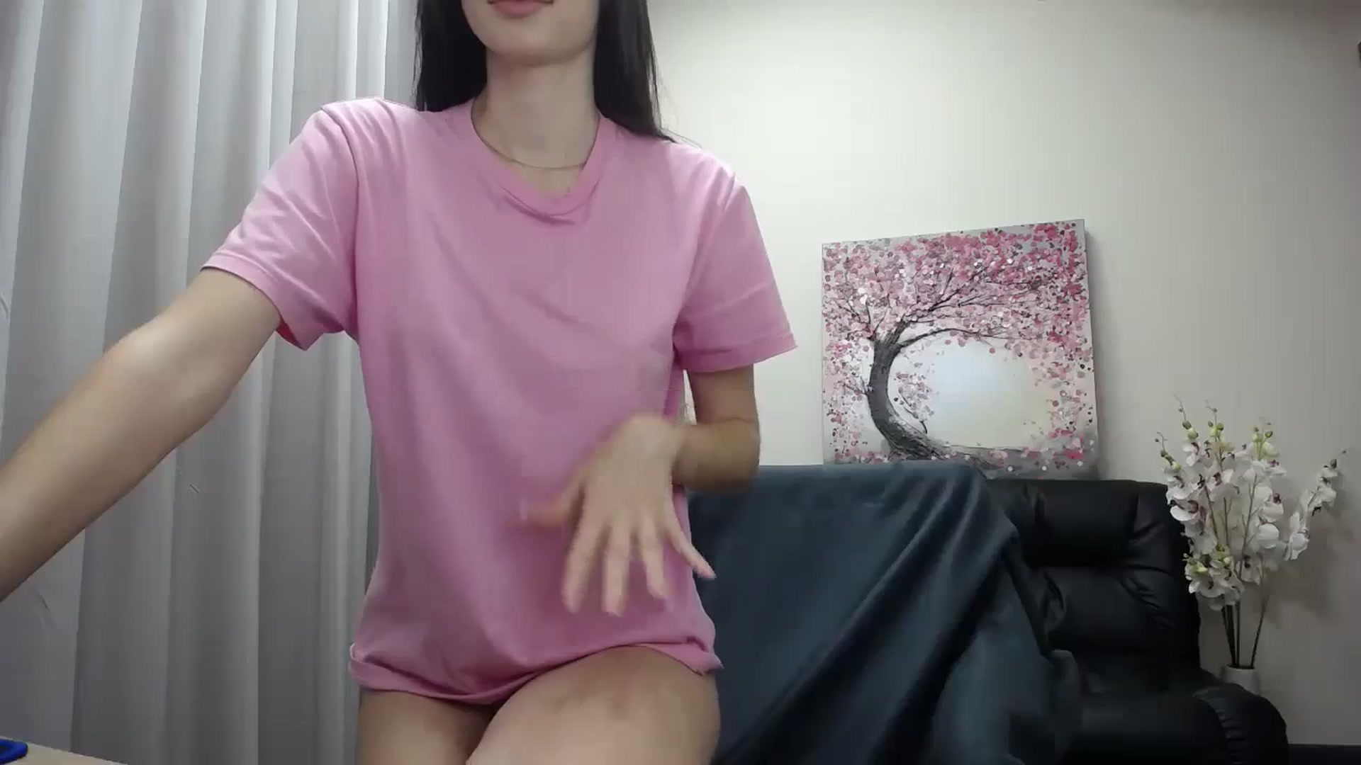 Gallery image thumbnail from Sara_Saint's myfreecams stream on, 09/24/2024, 10:54 image 11 of 20