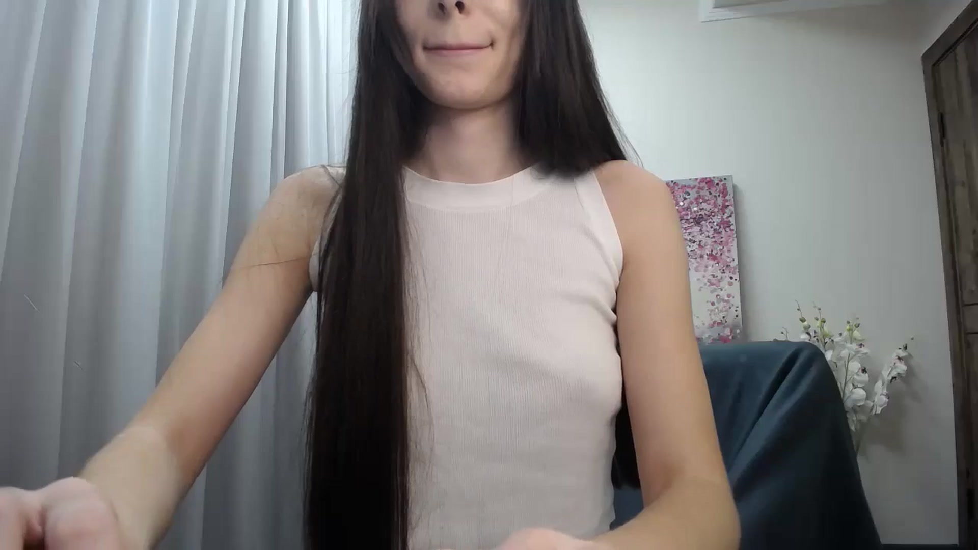 Gallery image thumbnail from Sara_Saint's myfreecams stream on, 09/25/2024, 11:51 image 8 of 20