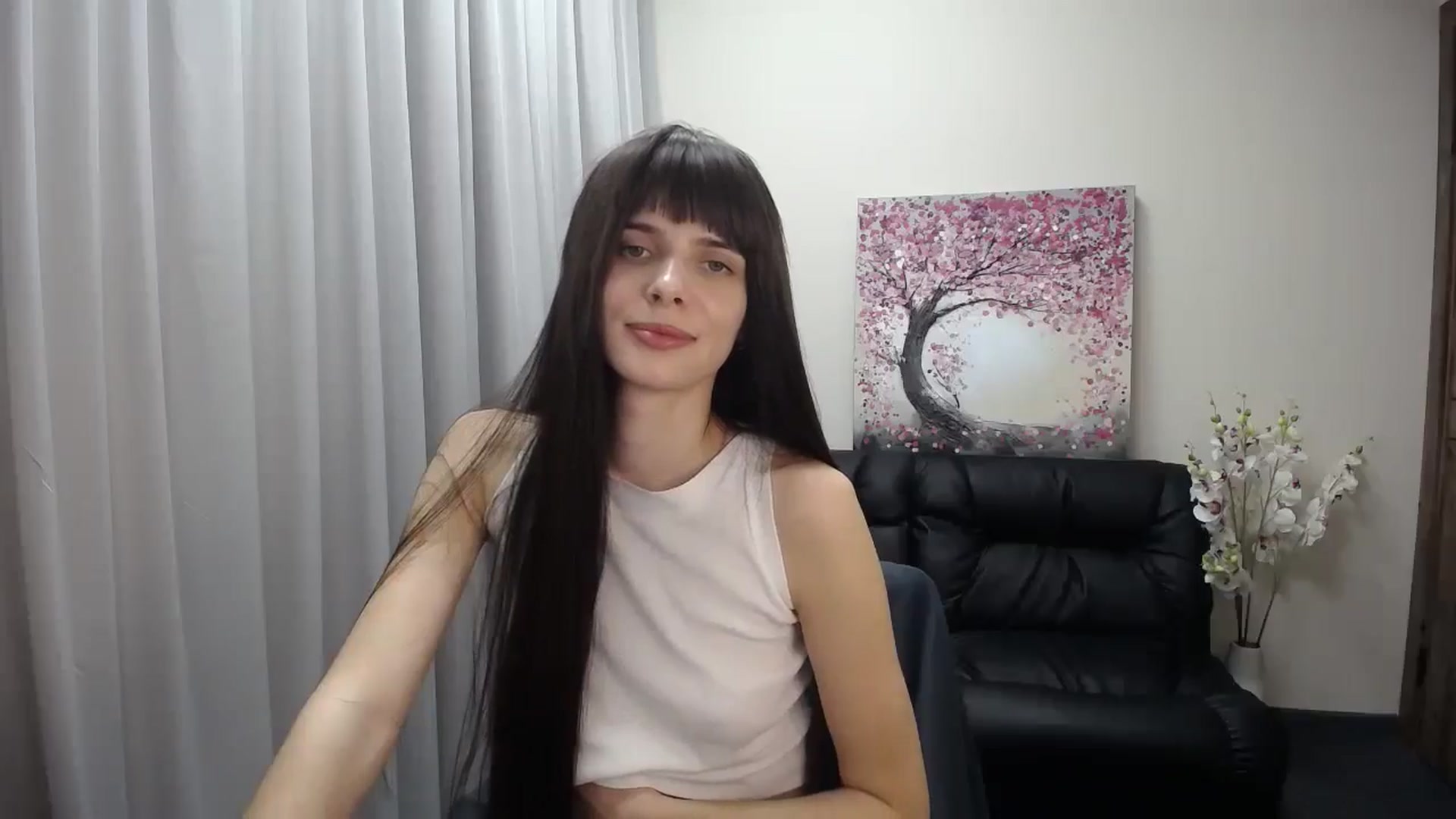 Gallery image thumbnail from Sara_Saint's myfreecams stream on, 09/29/2024, 09:00 image 18 of 20