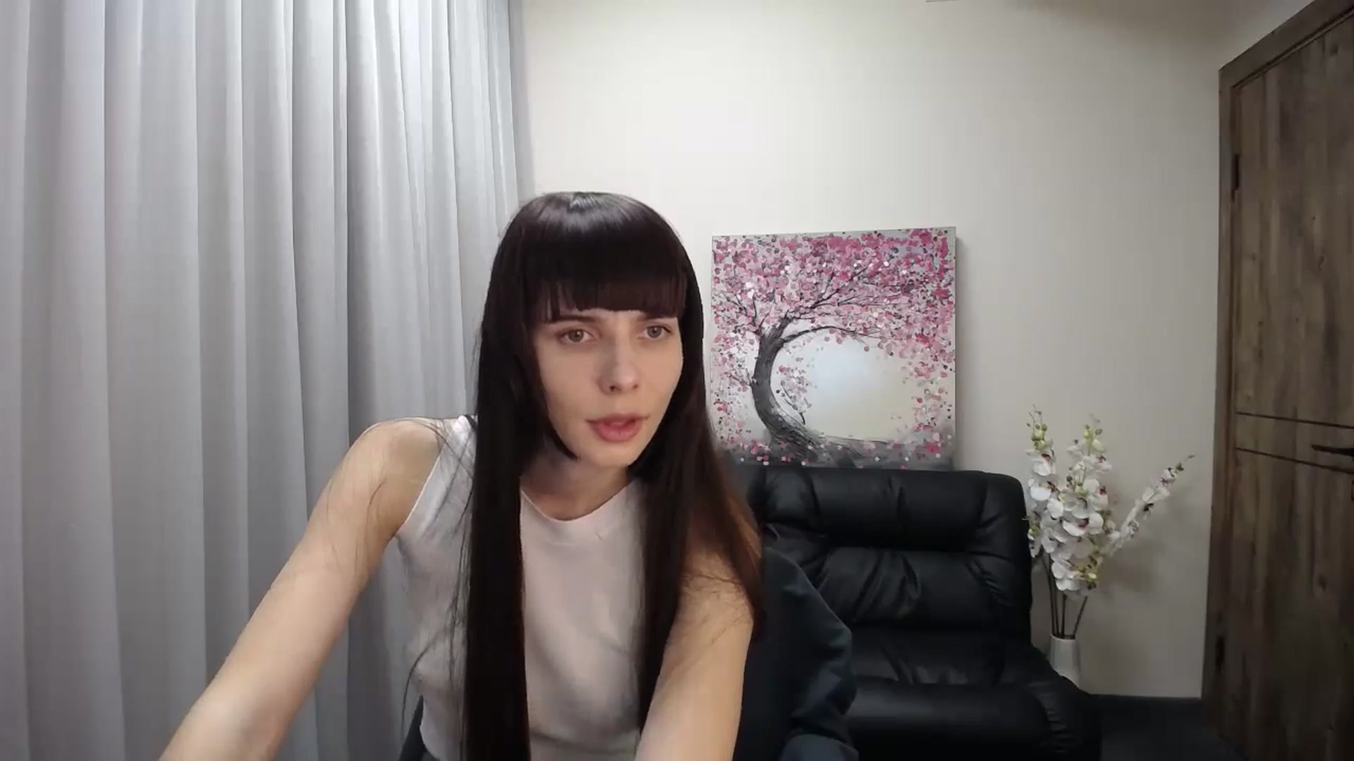 Gallery image thumbnail from Sara_Saint's myfreecams stream on, 10/08/2024, 09:02 image 19 of 20