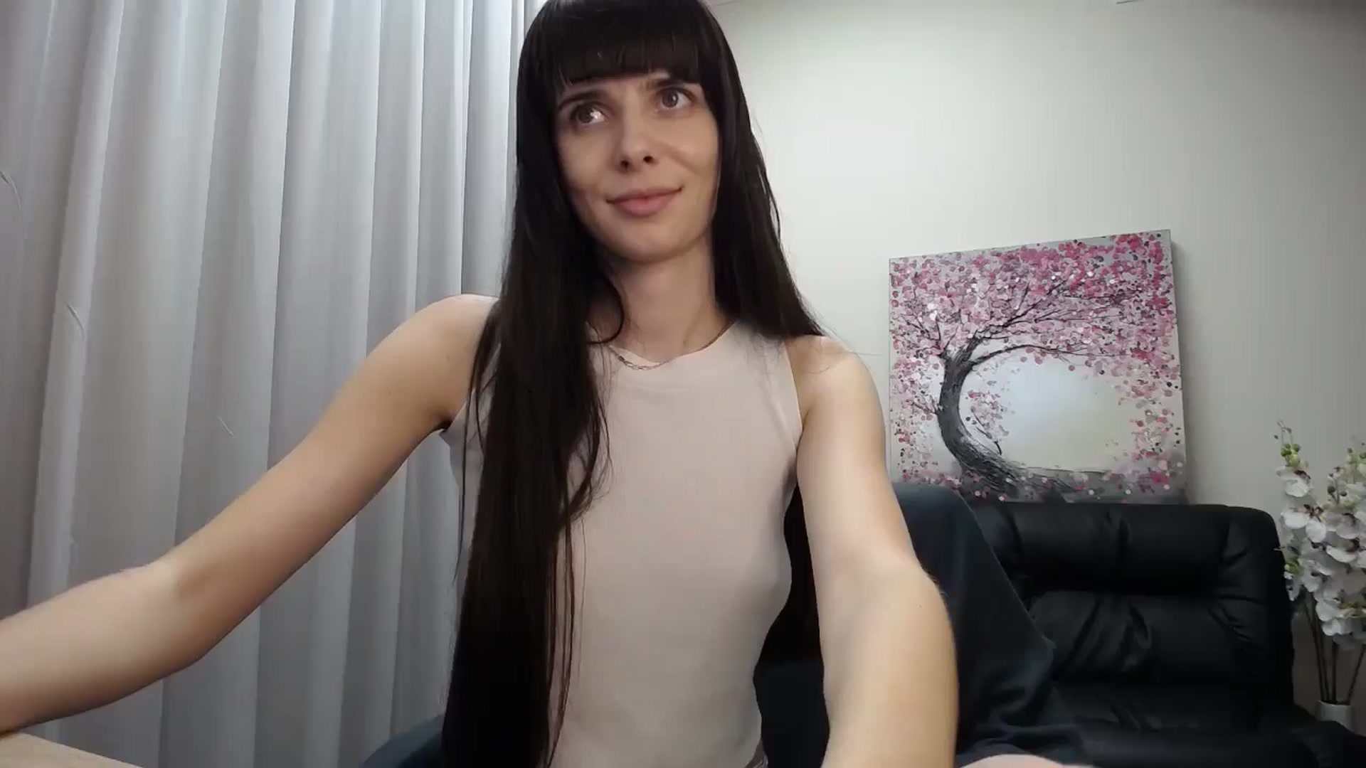 Gallery image thumbnail from Sara_Saint's myfreecams stream on, 10/08/2024, 11:57 image 16 of 20