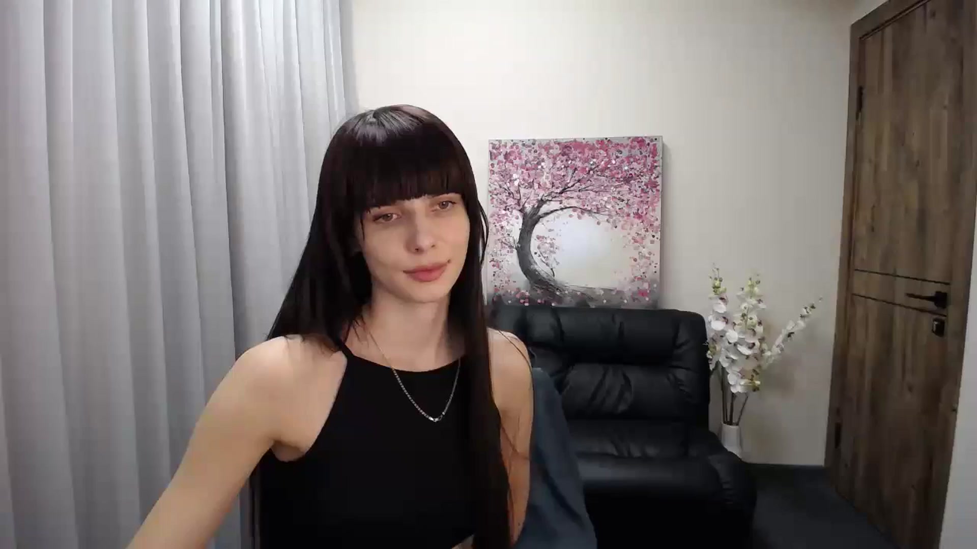 Gallery image thumbnail from Sara_Saint's myfreecams stream on, 10/15/2024, 11:47 image 16 of 20