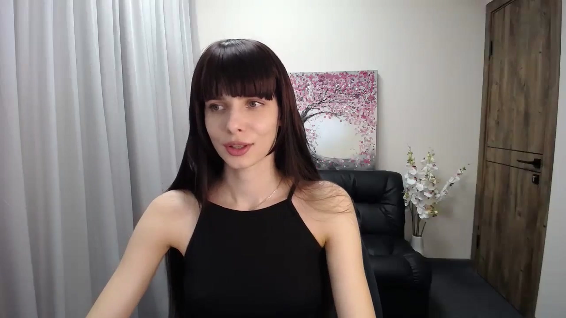 Gallery image thumbnail from Sara_Saint's myfreecams stream on, 10/19/2024, 08:52 image 4 of 20
