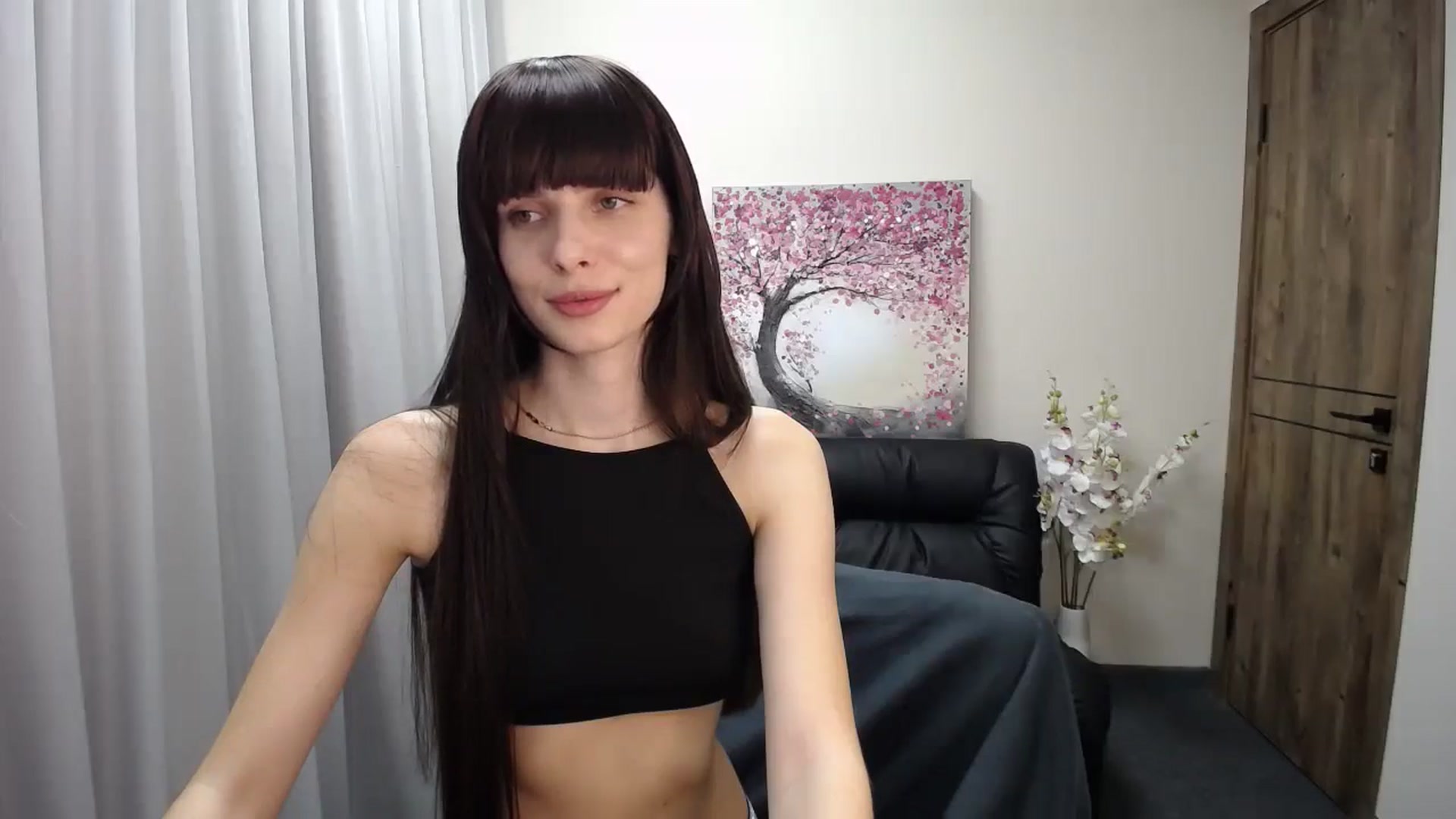 Gallery image thumbnail from Sara_Saint's myfreecams stream on, 10/19/2024, 08:52 image 16 of 20