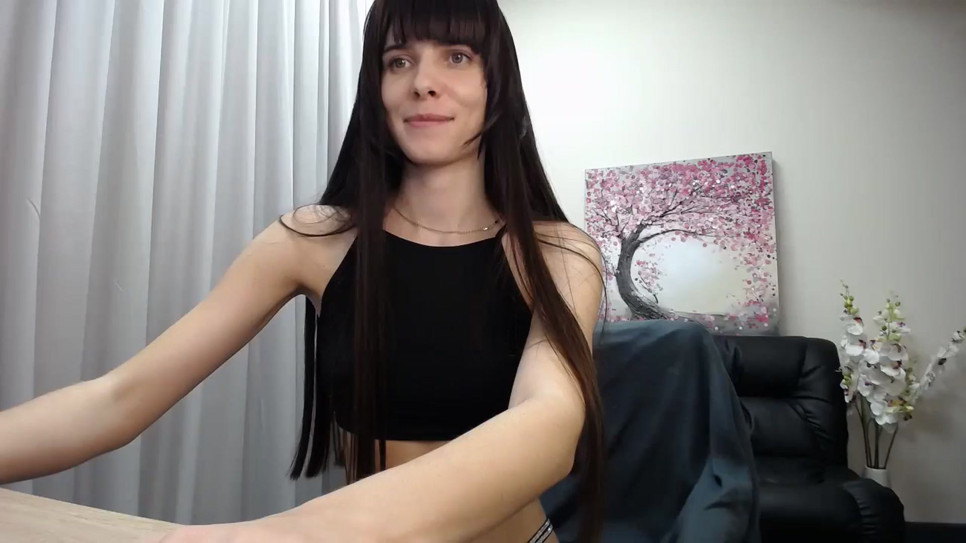 Gallery image thumbnail from Sara_Saint's myfreecams stream on, 10/19/2024, 13:19 image 10 of 20