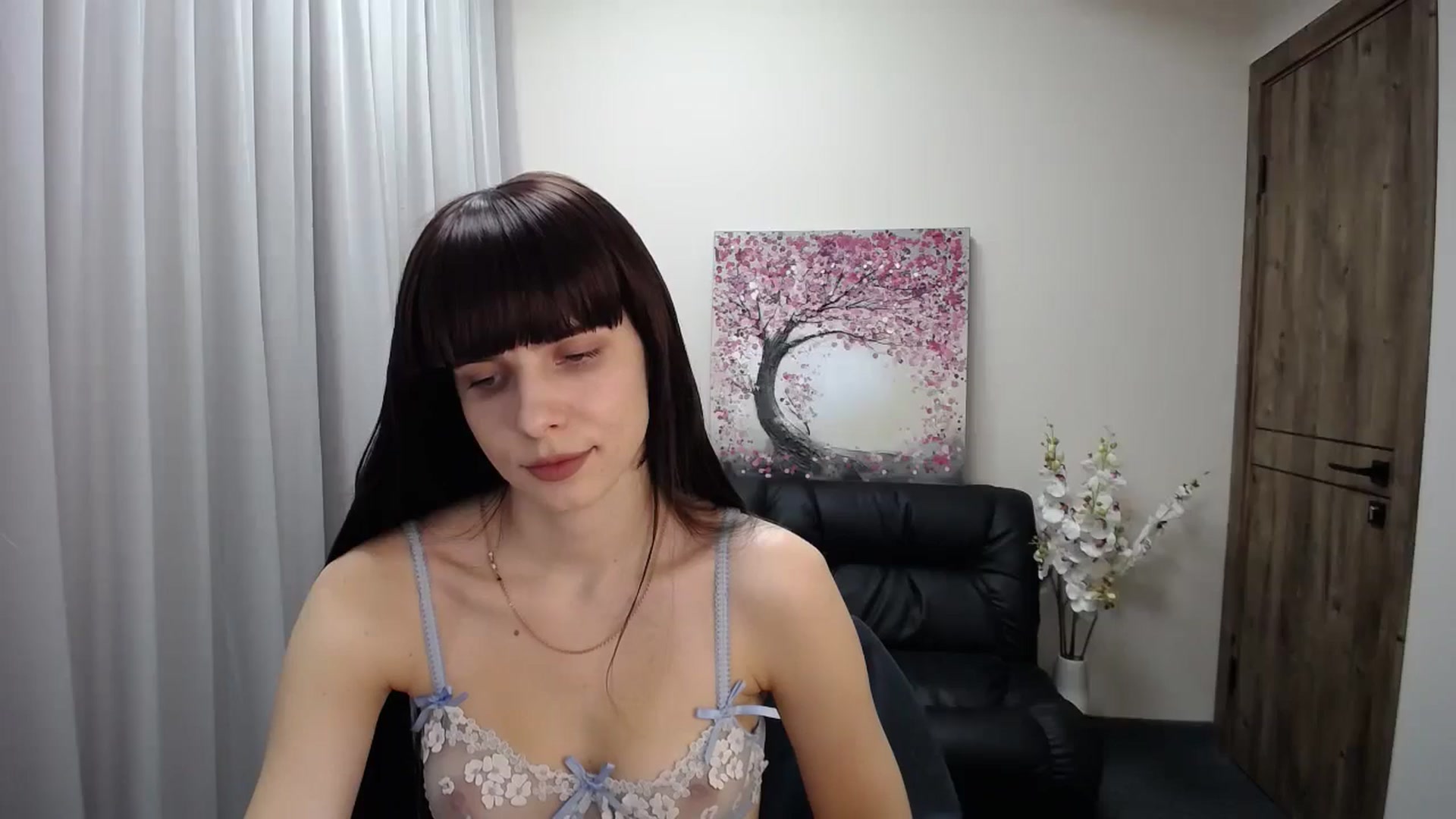 Gallery image thumbnail from Sara_Saint's myfreecams stream on, 10/21/2024, 08:24 image 10 of 20