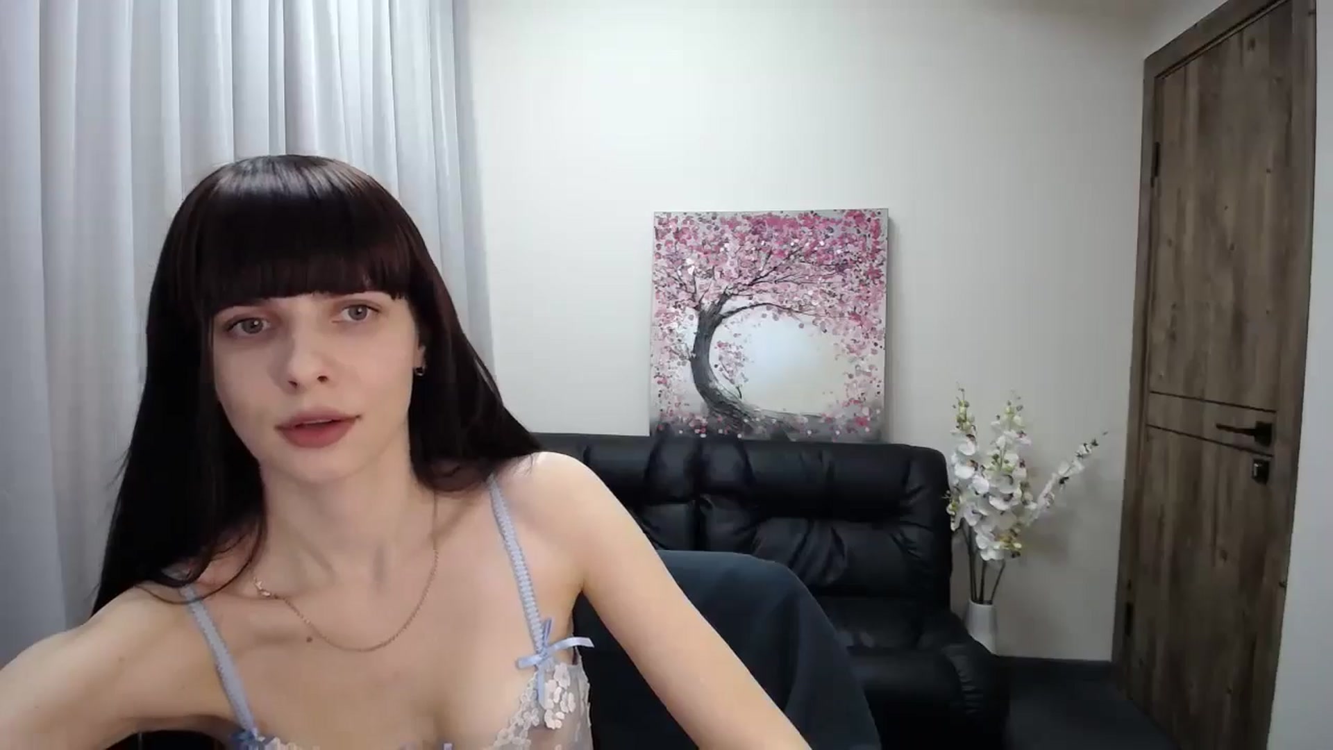 Gallery image thumbnail from Sara_Saint's myfreecams stream on, 10/21/2024, 08:24 image 5 of 20