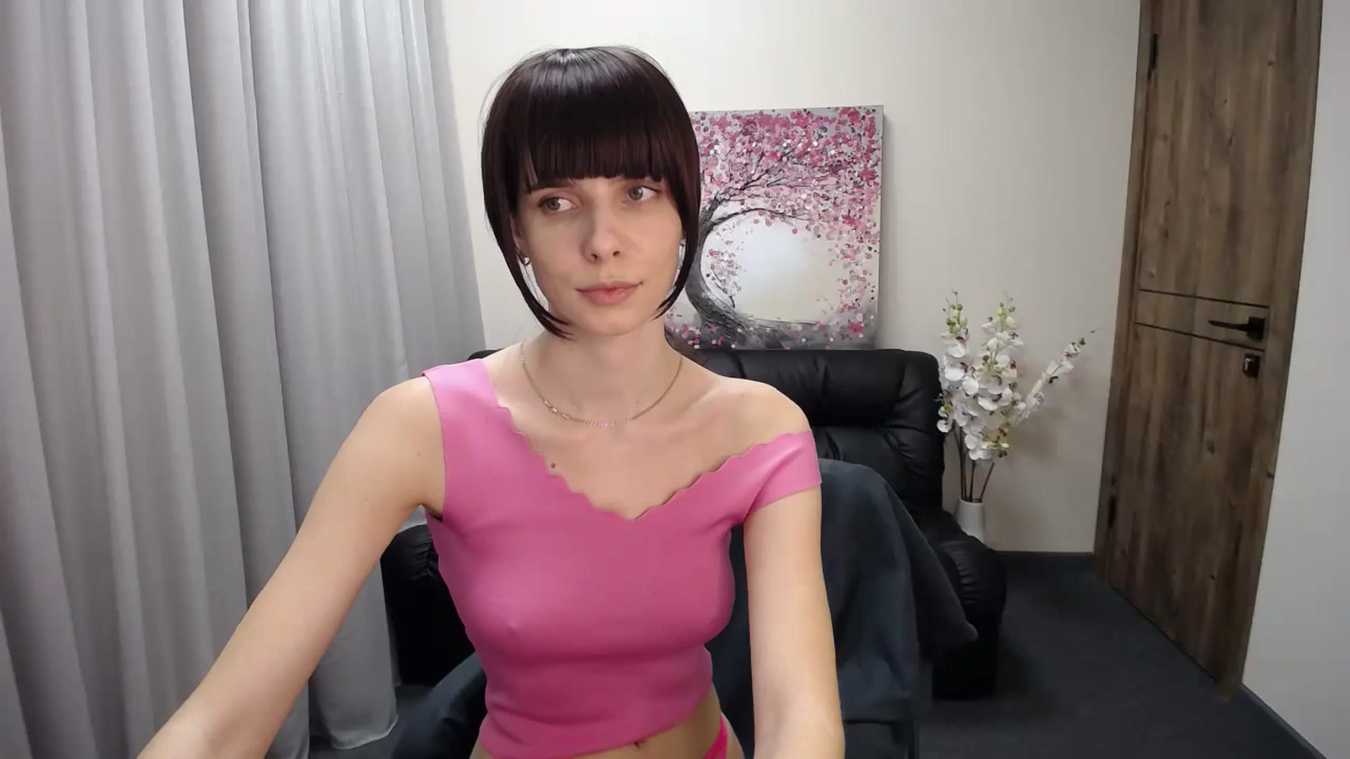 Gallery image thumbnail from Sara_Saint's myfreecams stream on, 10/30/2024, 11:03 image 18 of 20