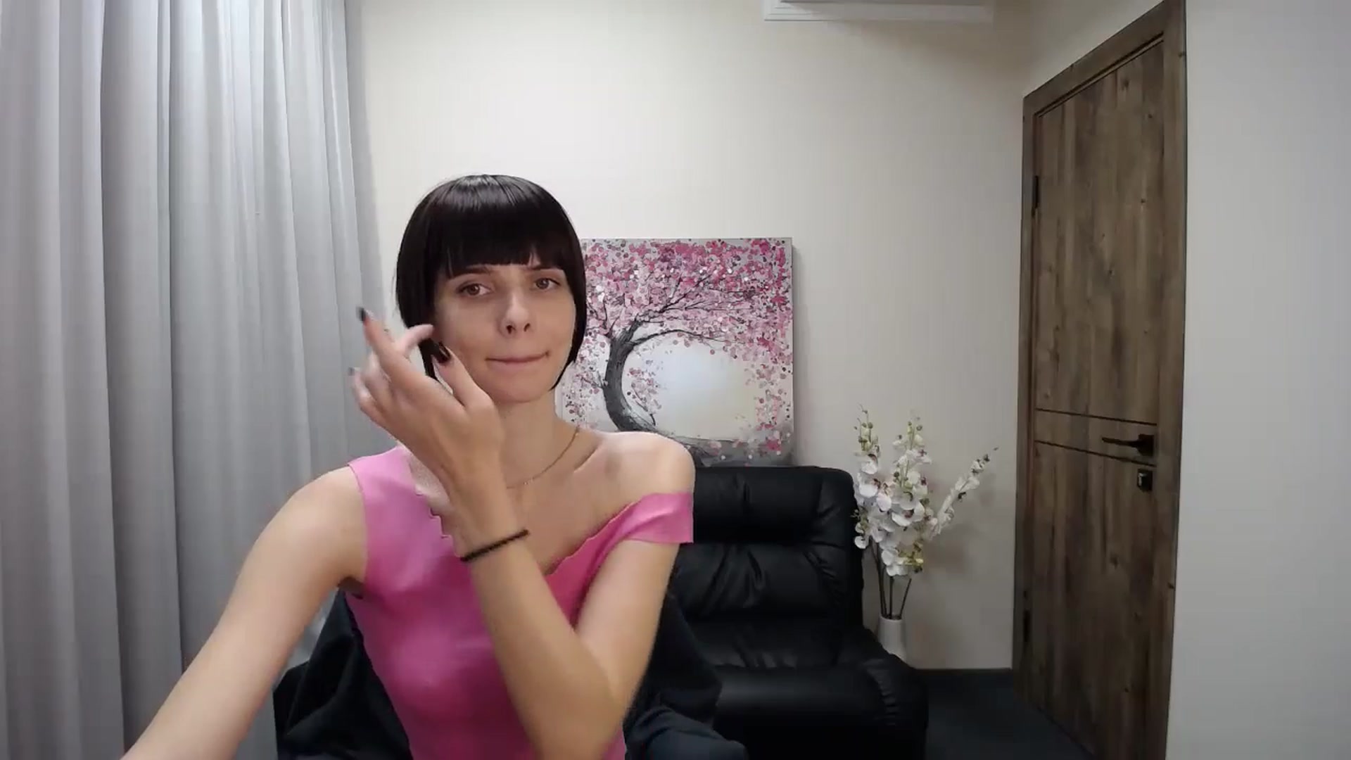 Gallery image thumbnail from Sara_Saint's myfreecams stream on, 10/30/2024, 13:25 image 15 of 20