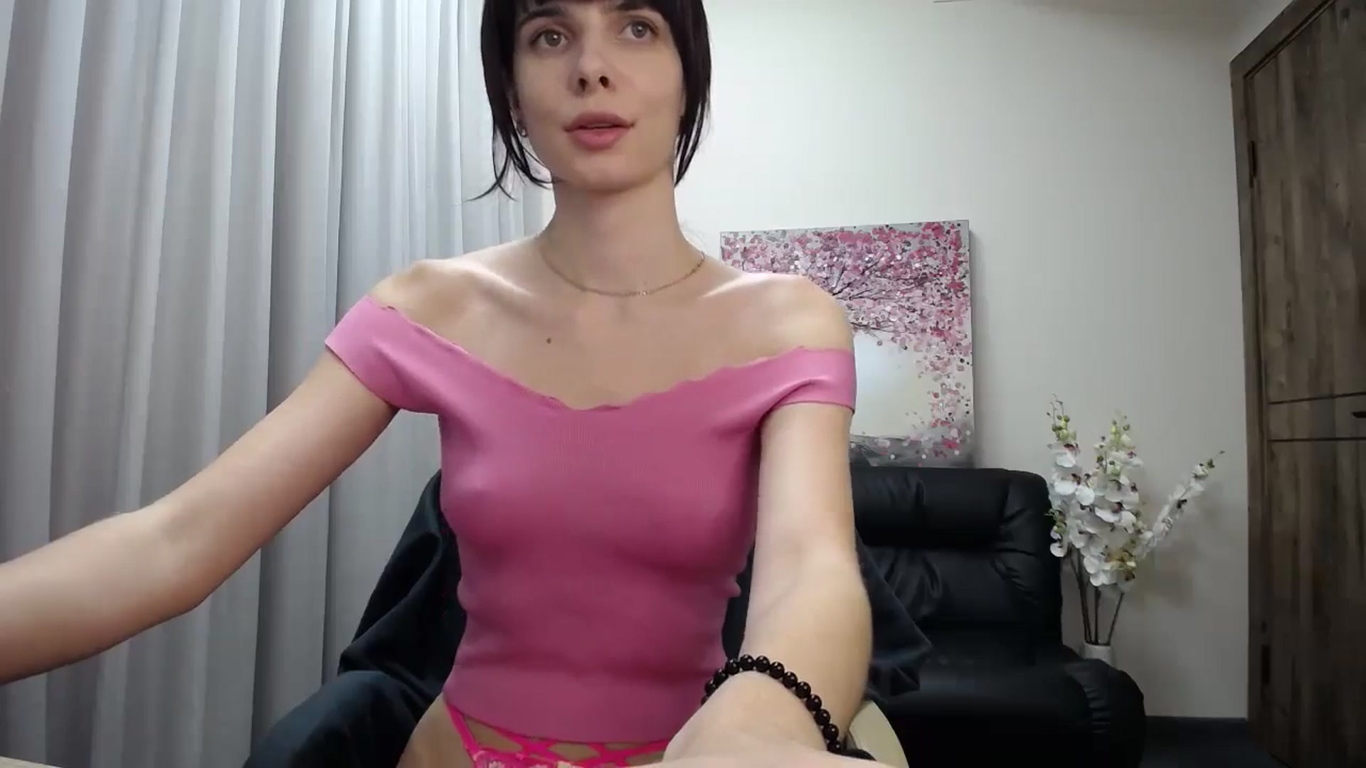 Gallery image thumbnail from Sara_Saint's myfreecams stream on, 10/30/2024, 13:25 image 3 of 20