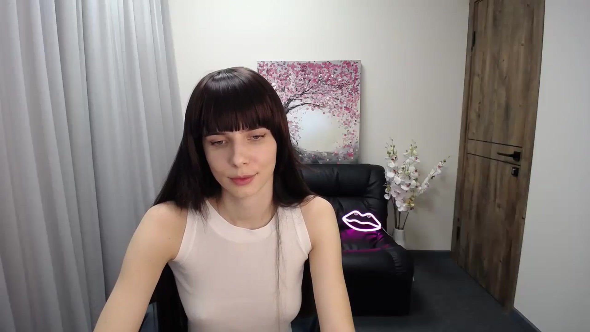 Gallery image thumbnail from Sara_Saint's myfreecams stream on, 11/10/2024, 09:57 image 5 of 20