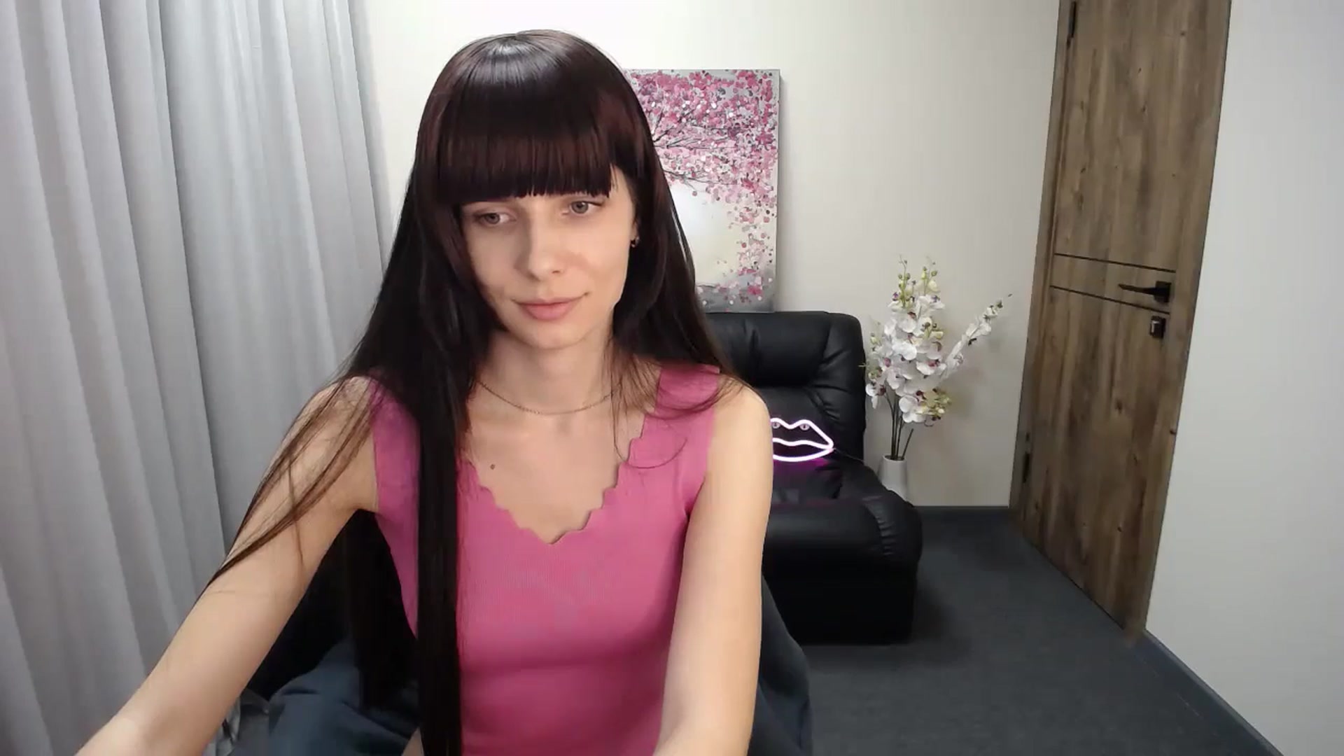Gallery image thumbnail from Sara_Saint's myfreecams stream on, 11/13/2024, 13:43 image 5 of 20