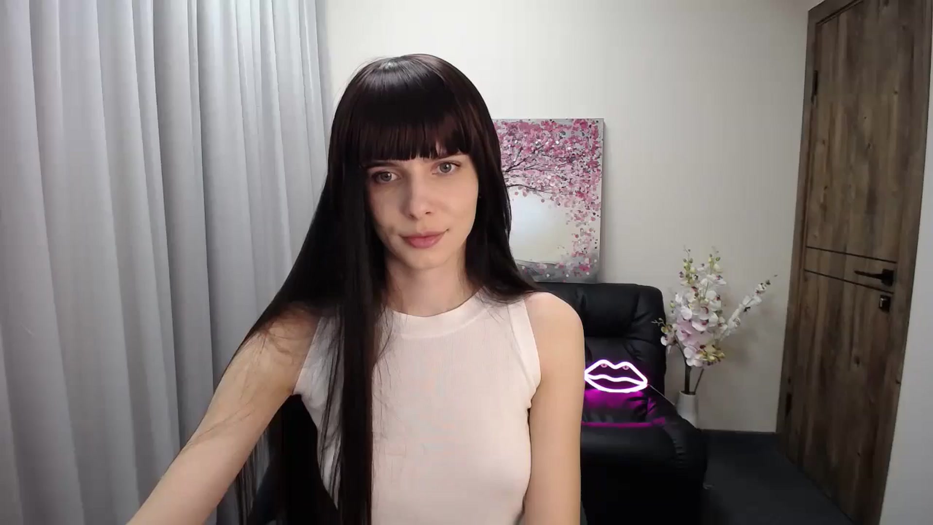 Gallery image thumbnail from Sara_Saint's myfreecams stream on, 11/19/2024, 10:43 image 5 of 20