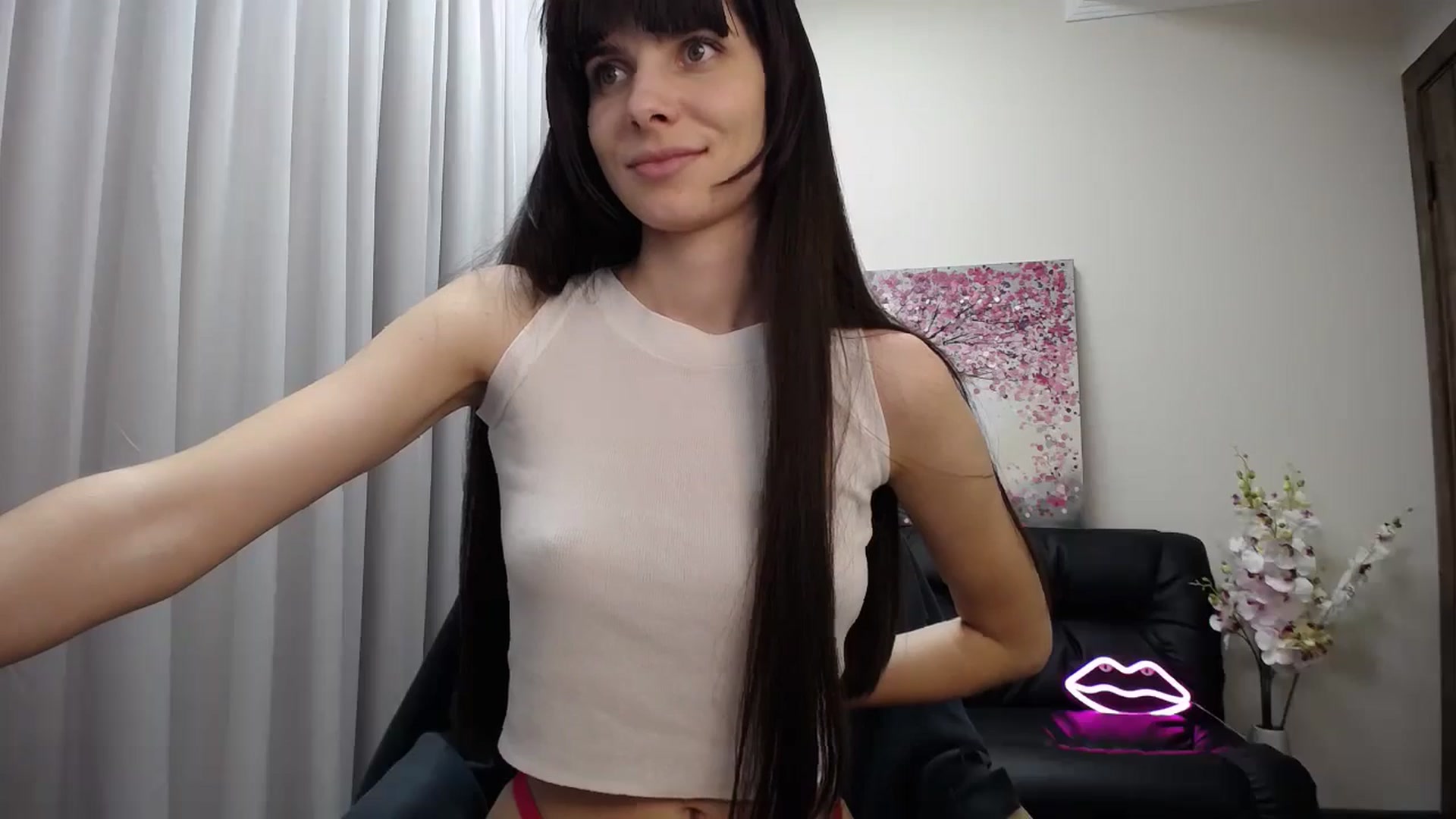 Gallery image thumbnail from Sara_Saint's myfreecams stream on, 11/19/2024, 13:21 image 20 of 20