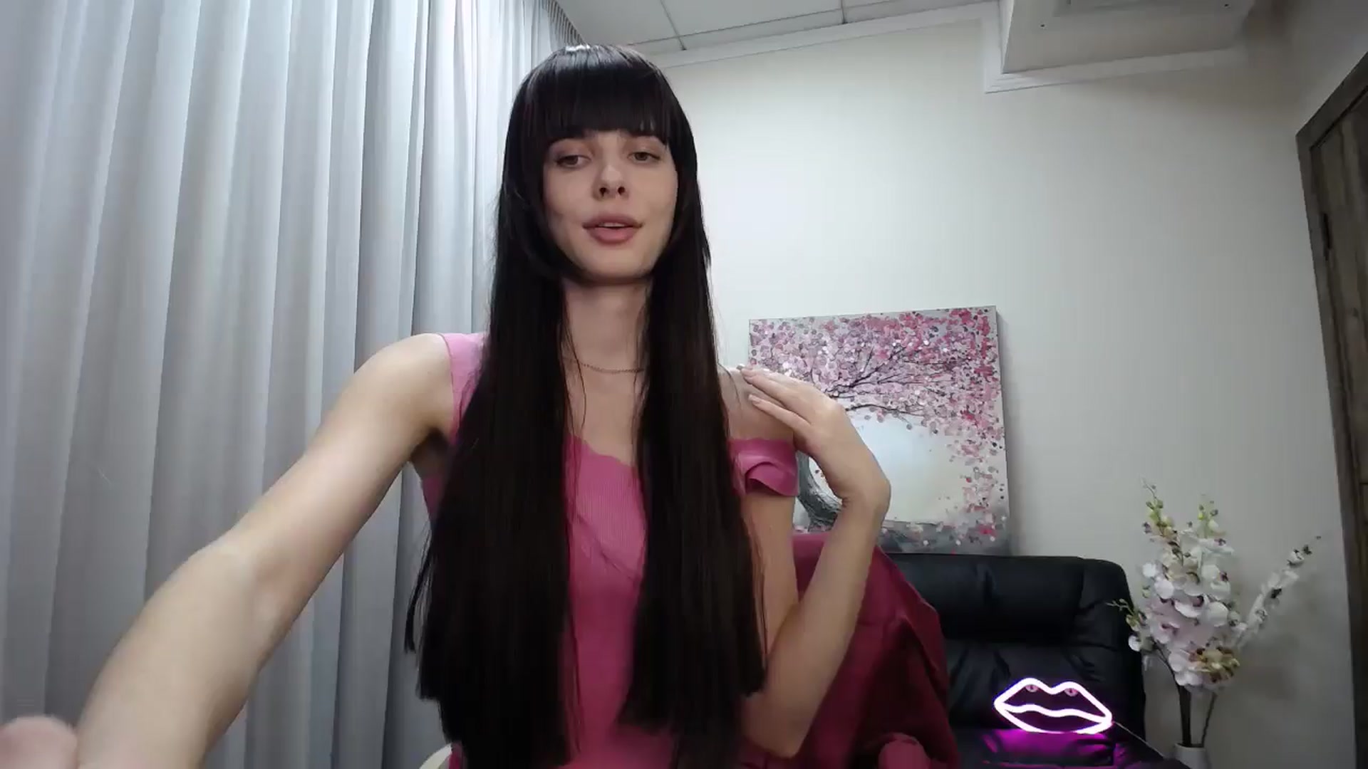 Gallery image thumbnail from Sara_Saint's myfreecams stream on, 11/29/2024, 12:28 image 18 of 20