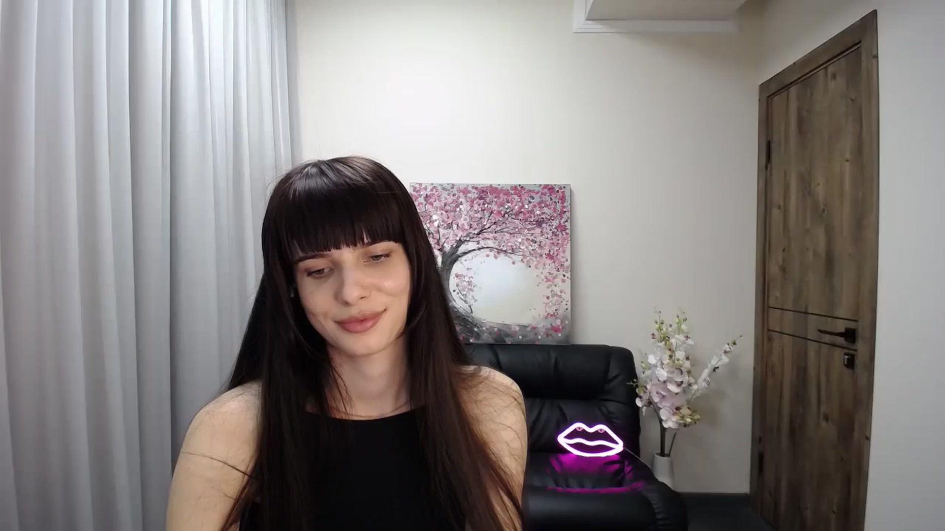 Gallery image thumbnail from Sara_Saint's myfreecams stream on, 12/03/2024, 12:09 image 14 of 20