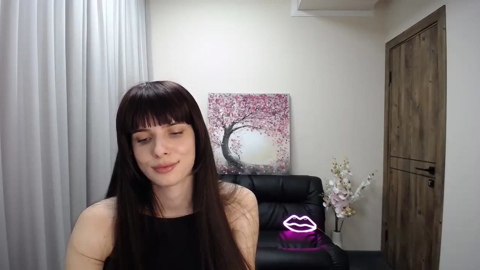 Gallery image thumbnail from Sara_Saint's myfreecams stream on, 12/03/2024, 12:09 image 15 of 20