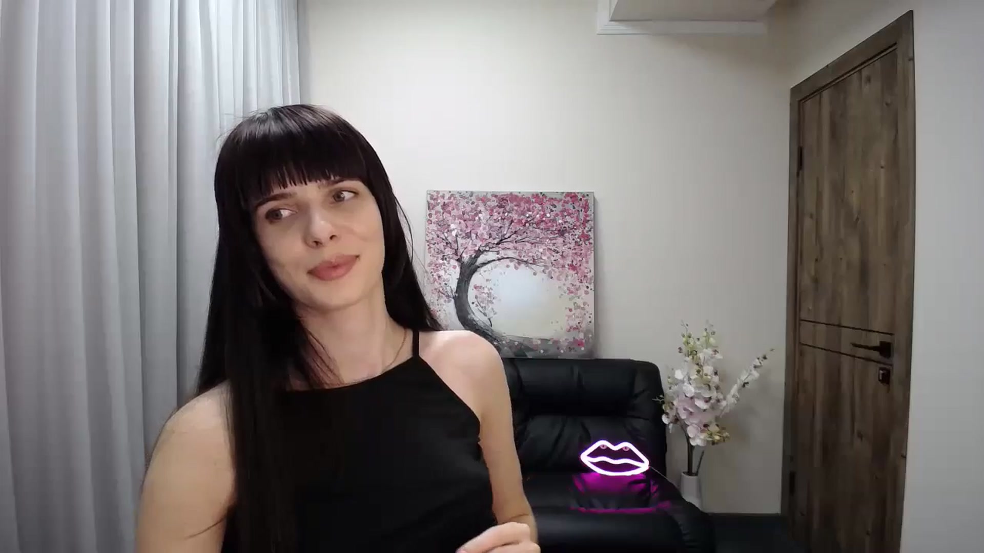 Gallery image thumbnail from Sara_Saint's myfreecams stream on, 12/03/2024, 12:09 image 16 of 20