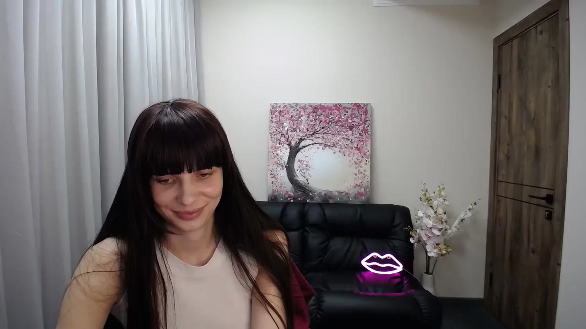 Gallery image thumbnail from Sara_Saint's myfreecams stream on, 12/07/2024, 15:08 image 5 of 20