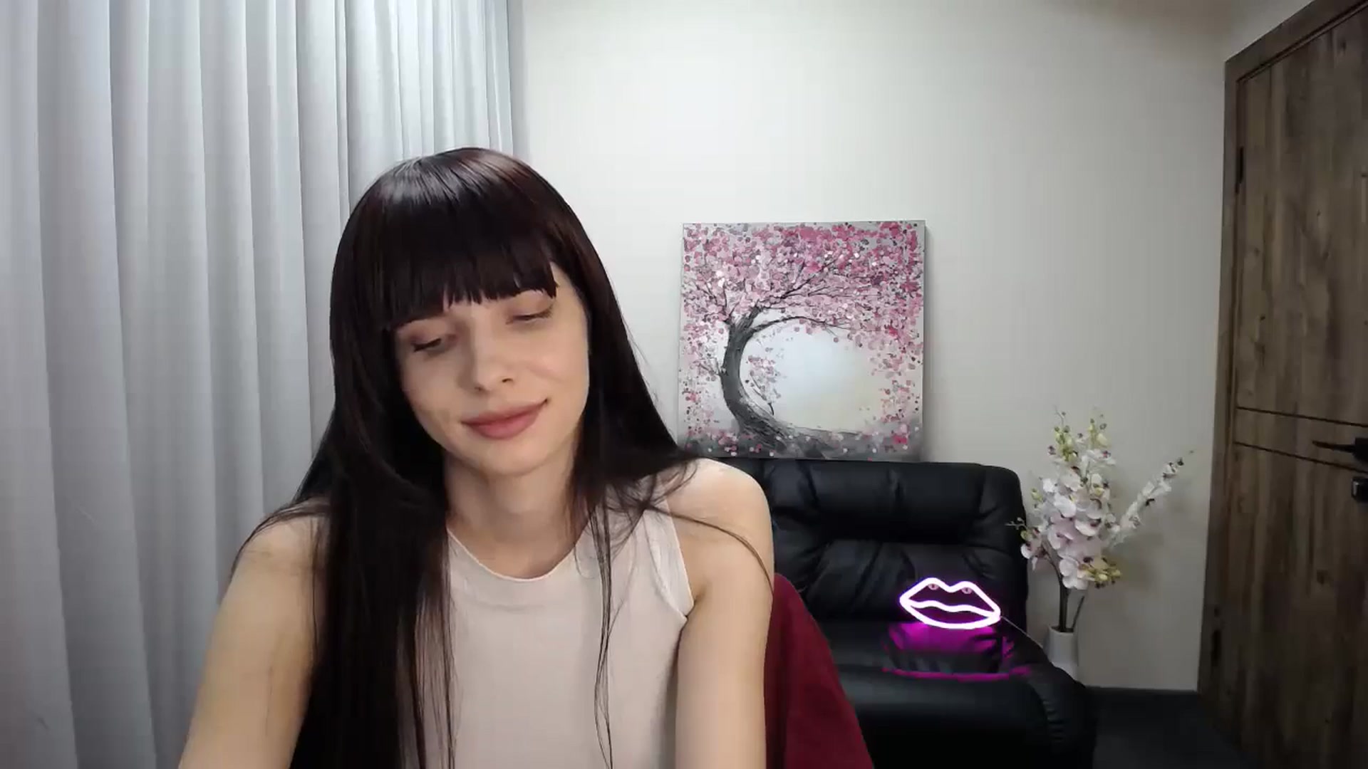 Gallery image thumbnail from Sara_Saint's myfreecams stream on, 12/13/2024, 11:08 image 5 of 20