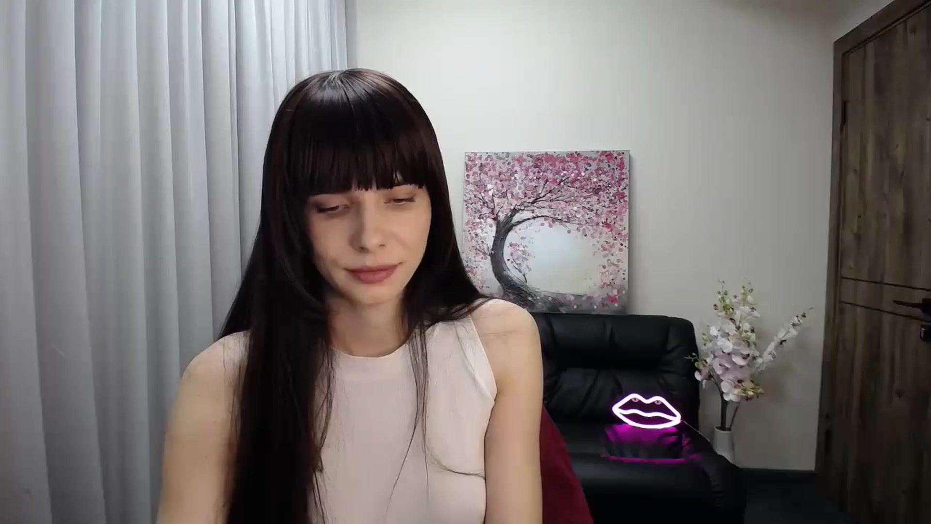 Gallery image thumbnail from Sara_Saint's myfreecams stream on, 12/13/2024, 11:08 image 2 of 20