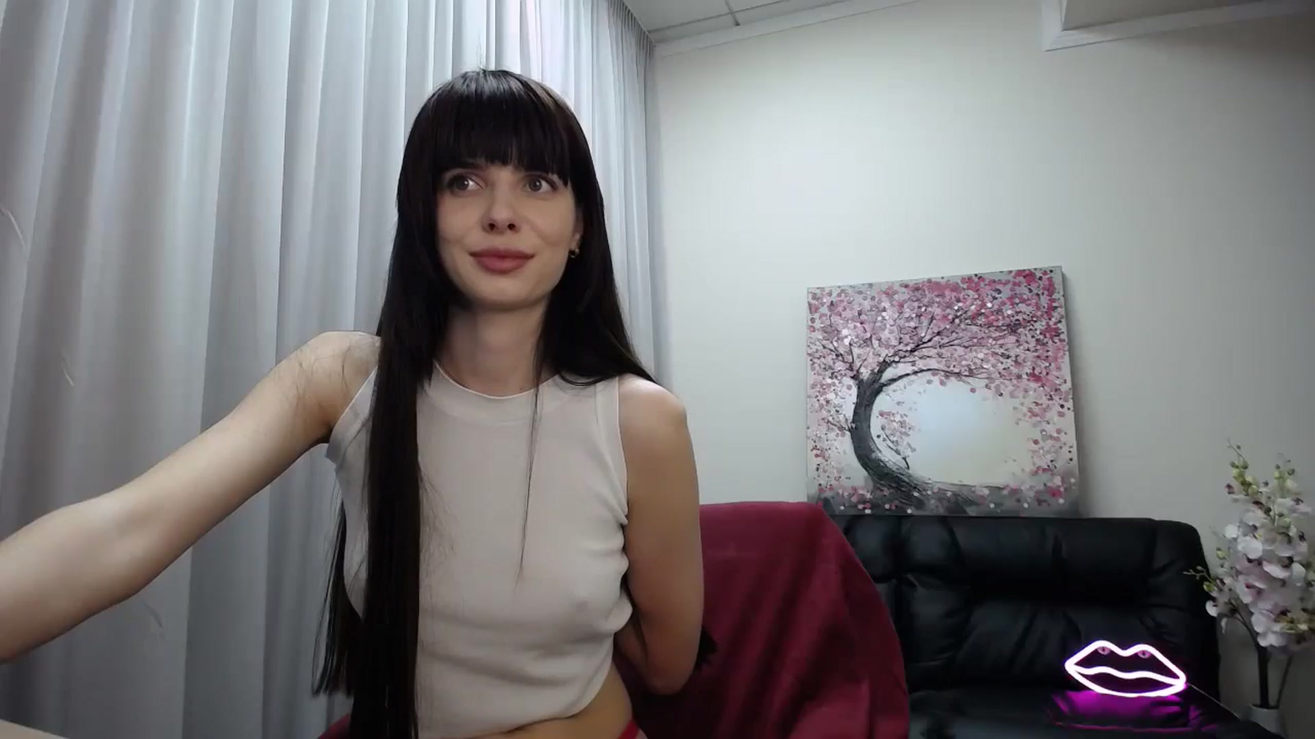 Gallery image thumbnail from Sara_Saint's myfreecams stream on, 12/13/2024, 13:48 image 7 of 20