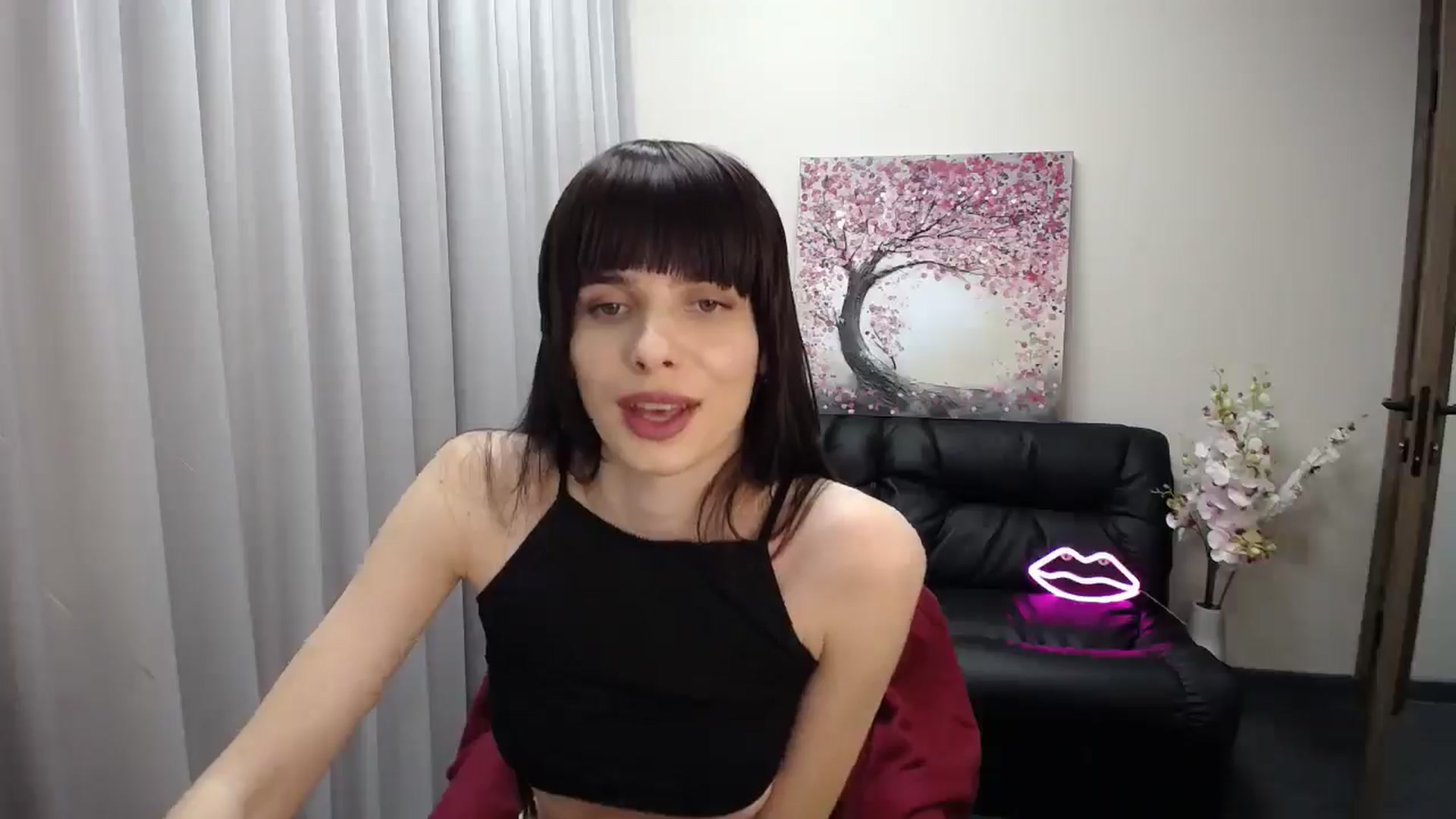 Gallery image thumbnail from Sara_Saint's myfreecams stream on, 12/14/2024, 10:47 image 3 of 20