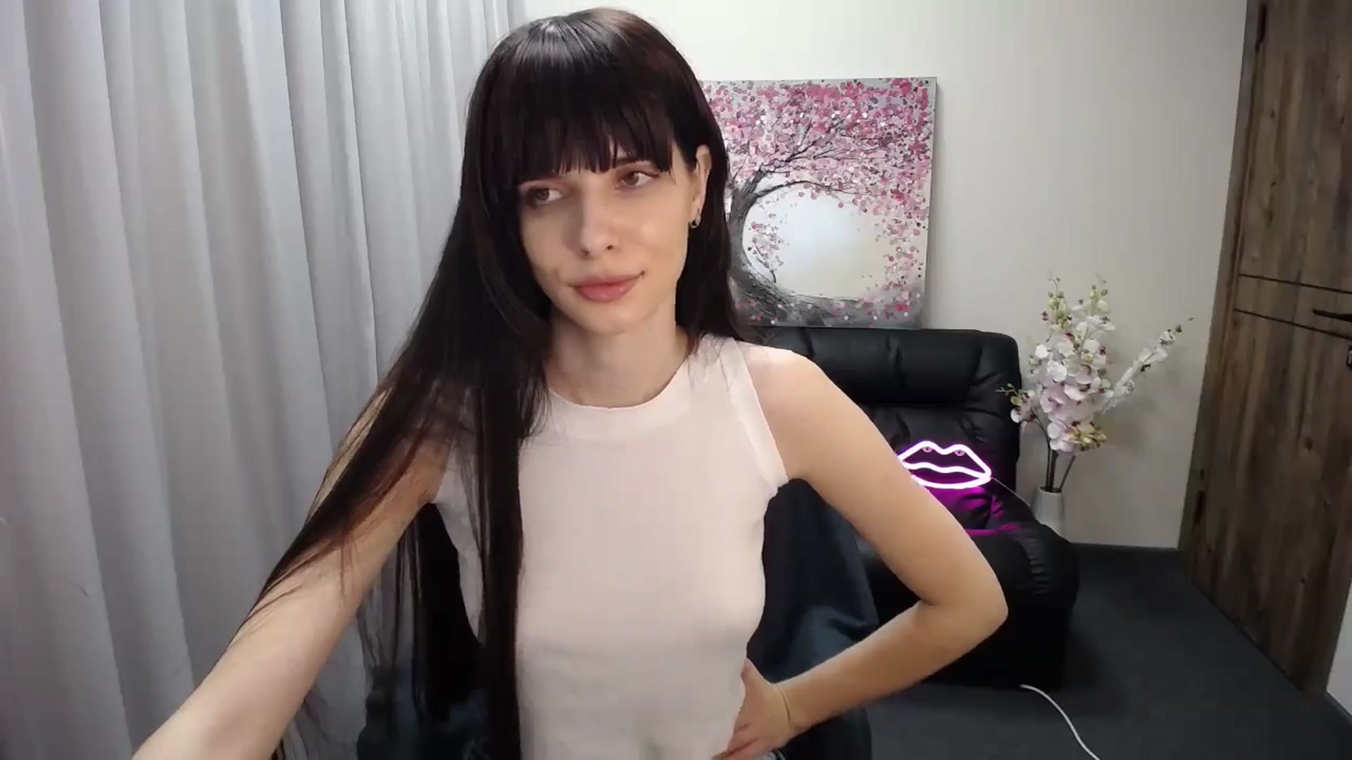 Gallery image thumbnail from Sara_Saint's myfreecams stream on, 12/20/2024, 09:23 image 5 of 20