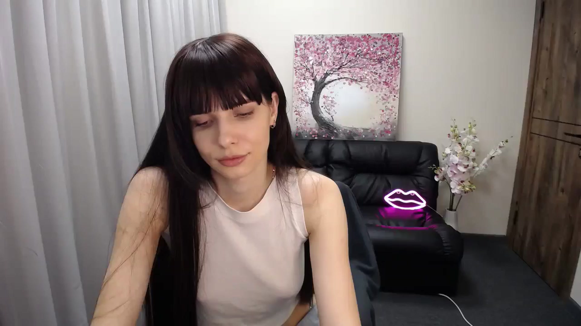 Gallery image thumbnail from Sara_Saint's myfreecams stream on, 12/20/2024, 09:23 image 13 of 20