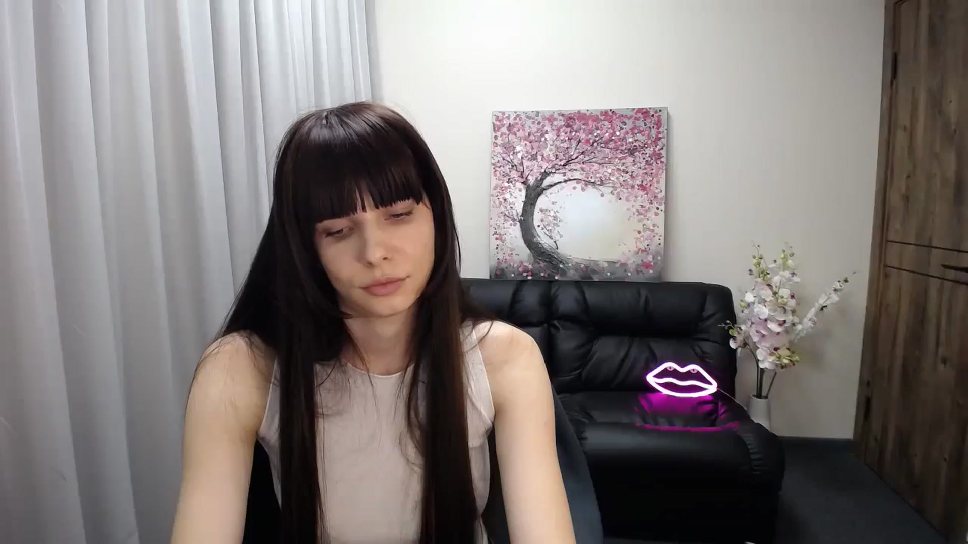 Gallery image thumbnail from Sara_Saint's myfreecams stream on, 12/20/2024, 12:19 image 19 of 20
