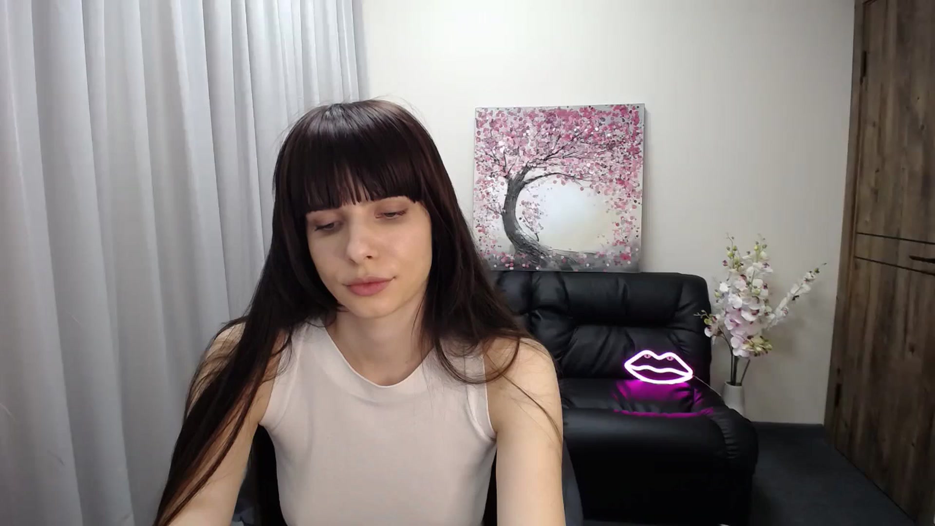 Gallery image thumbnail from Sara_Saint's myfreecams stream on, 12/20/2024, 12:19 image 4 of 20