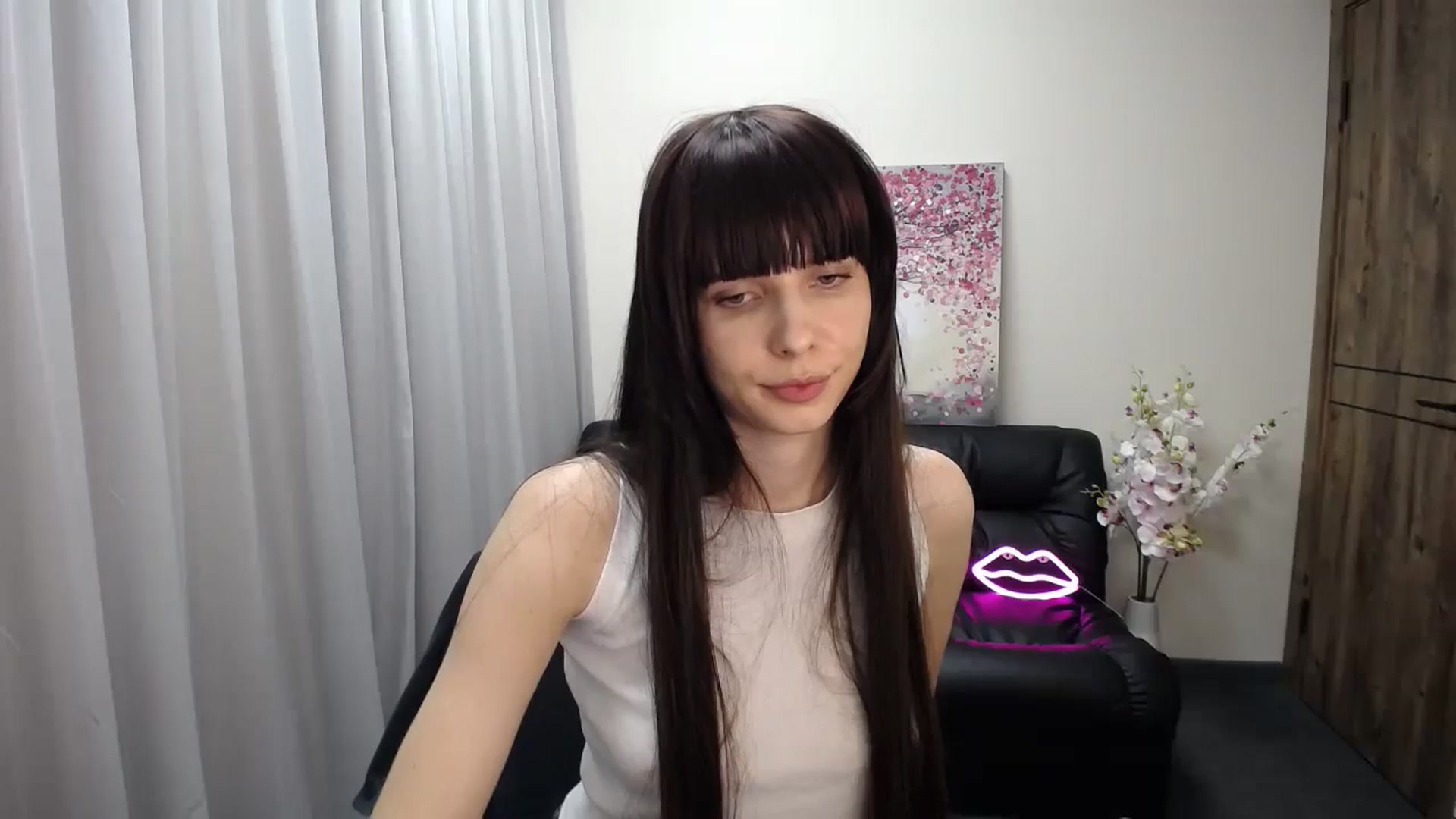 Gallery image thumbnail from Sara_Saint's myfreecams stream on, 12/20/2024, 12:19 image 20 of 20