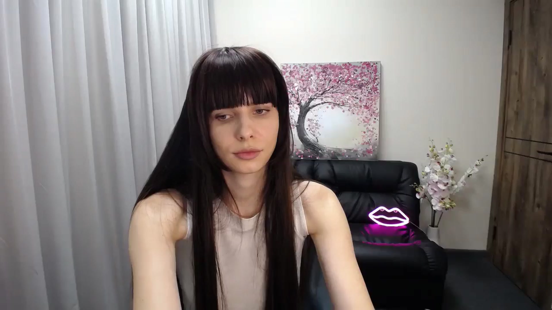 Gallery image thumbnail from Sara_Saint's myfreecams stream on, 12/20/2024, 12:19 image 18 of 20