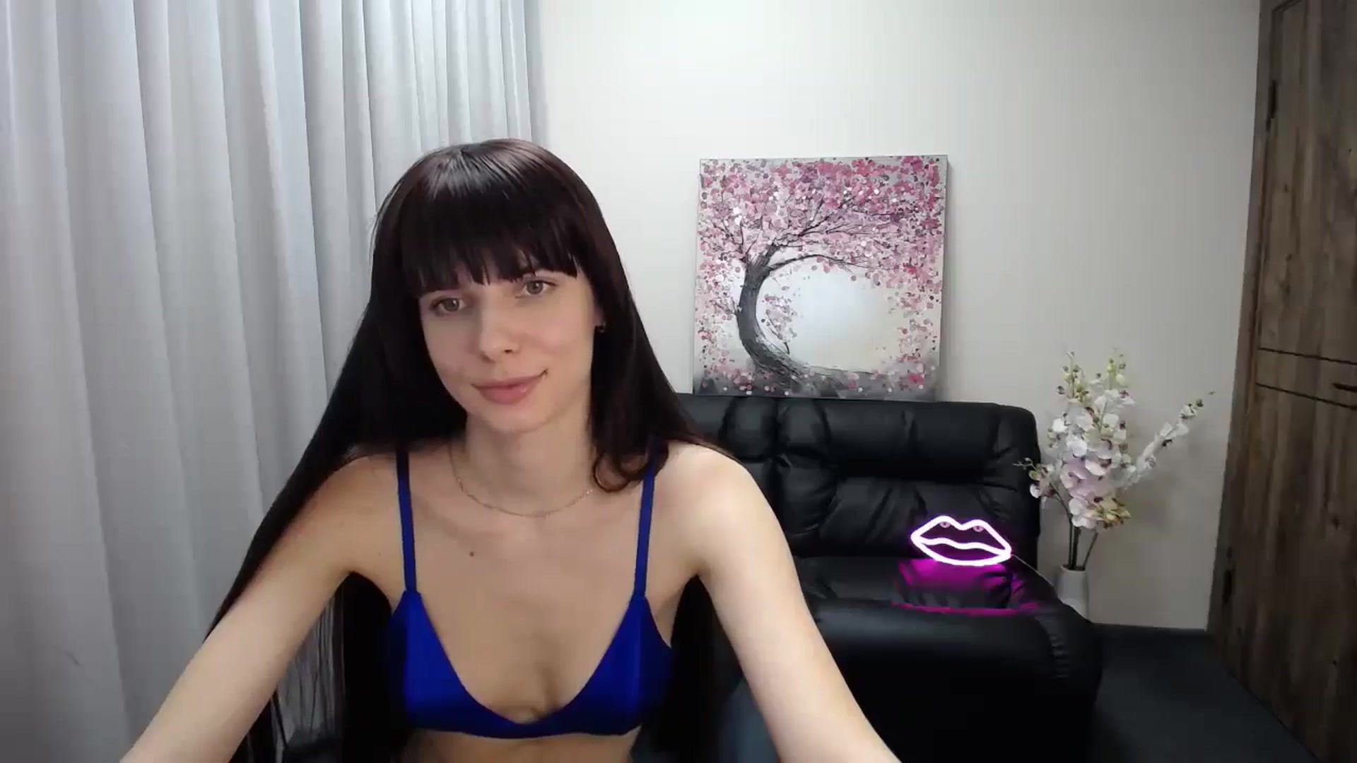 Gallery image thumbnail from Sara_Saint's myfreecams stream on, 12/22/2024, 10:51 image 3 of 20