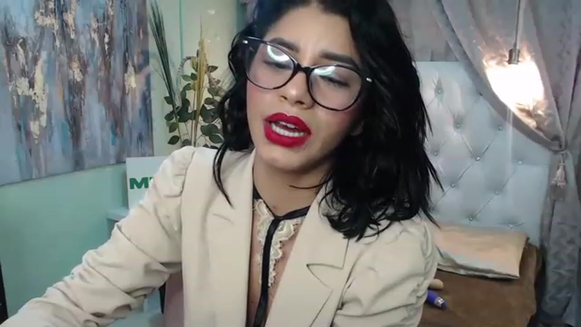 Gallery image thumbnail from Sara__Ruiz's myfreecams stream on, 11/15/2022, 14:01 image 8 of 20