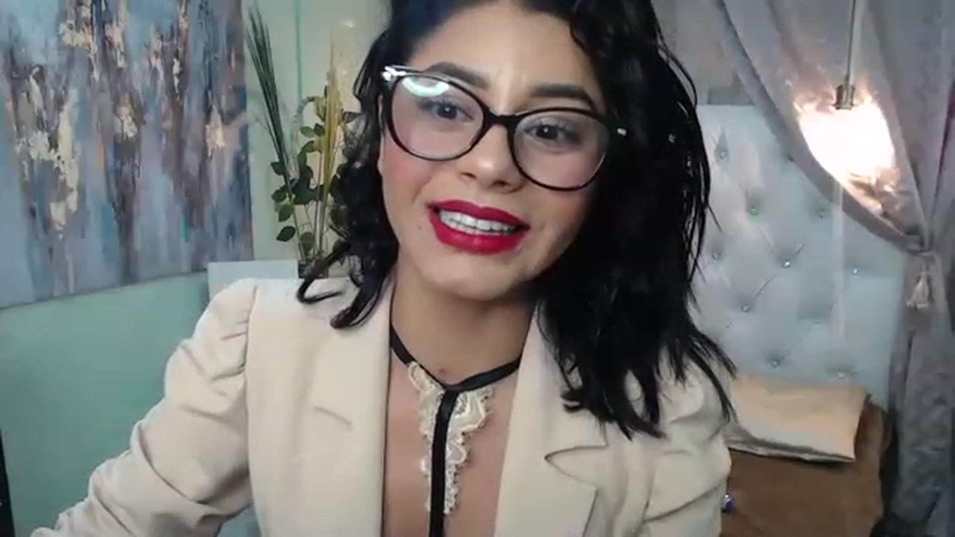 Gallery image thumbnail from Sara__Ruiz's myfreecams stream on, 11/15/2022, 14:01 image 16 of 20