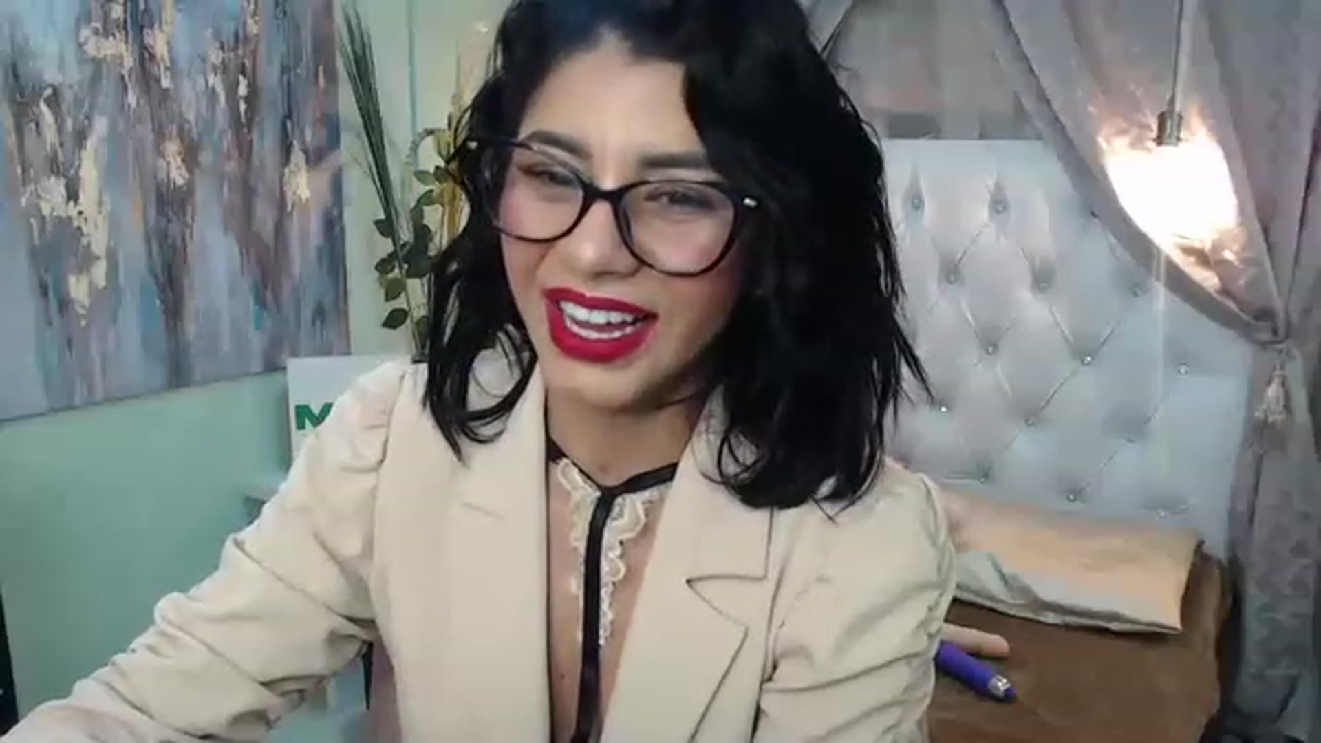 Gallery image thumbnail from Sara__Ruiz's myfreecams stream on, 11/15/2022, 14:01 image 9 of 20