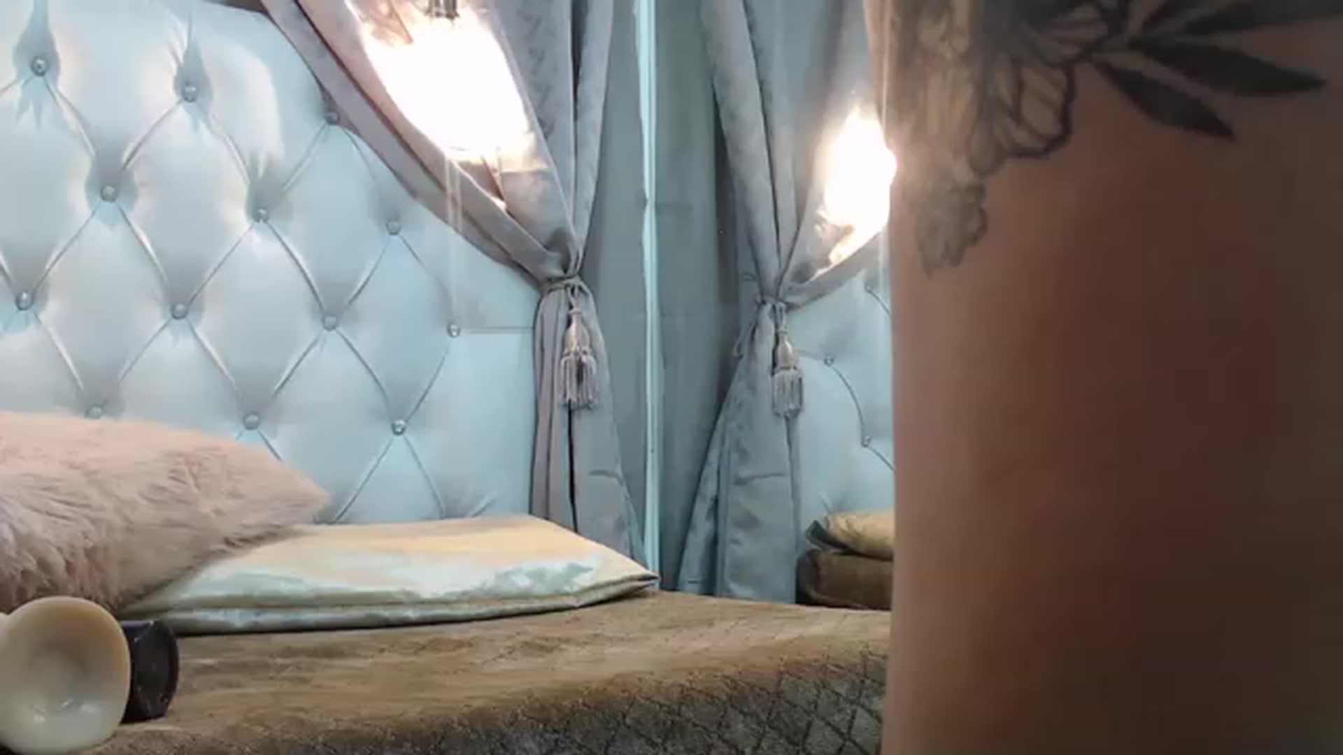 Gallery image thumbnail from Sara__Ruiz's myfreecams stream on, 11/16/2022, 13:56 image 7 of 20