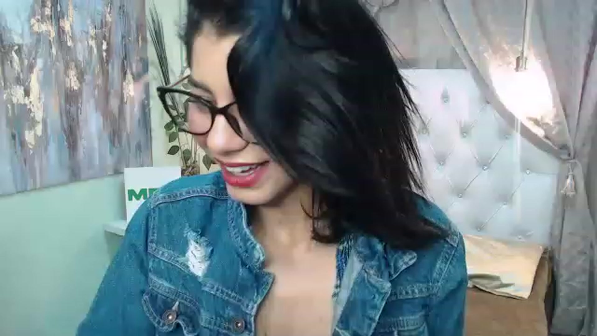 Gallery image thumbnail from Sara__Ruiz's myfreecams stream on, 11/16/2022, 15:05 image 7 of 20
