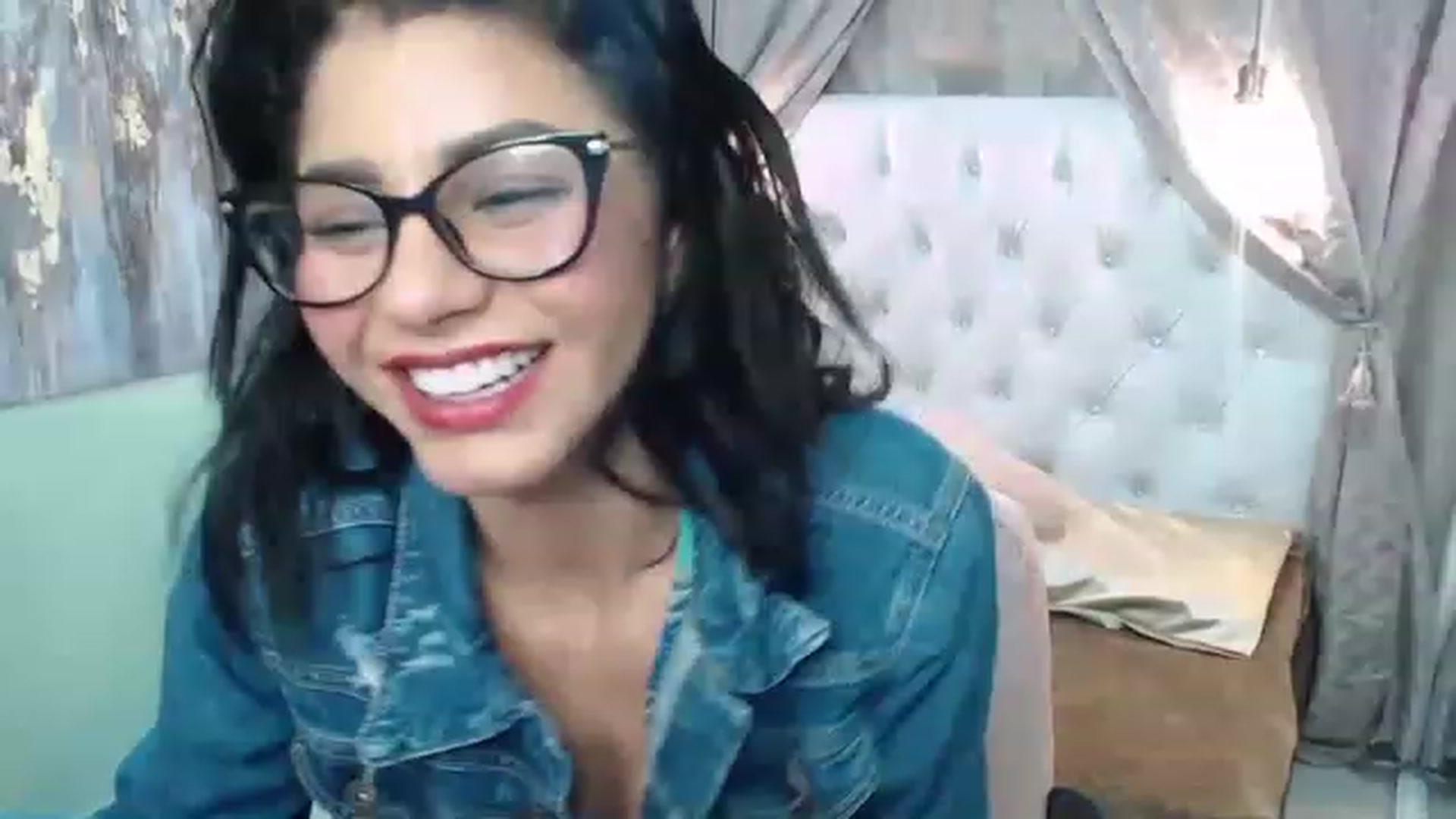 Gallery image thumbnail from Sara__Ruiz's myfreecams stream on, 11/16/2022, 15:05 image 14 of 20