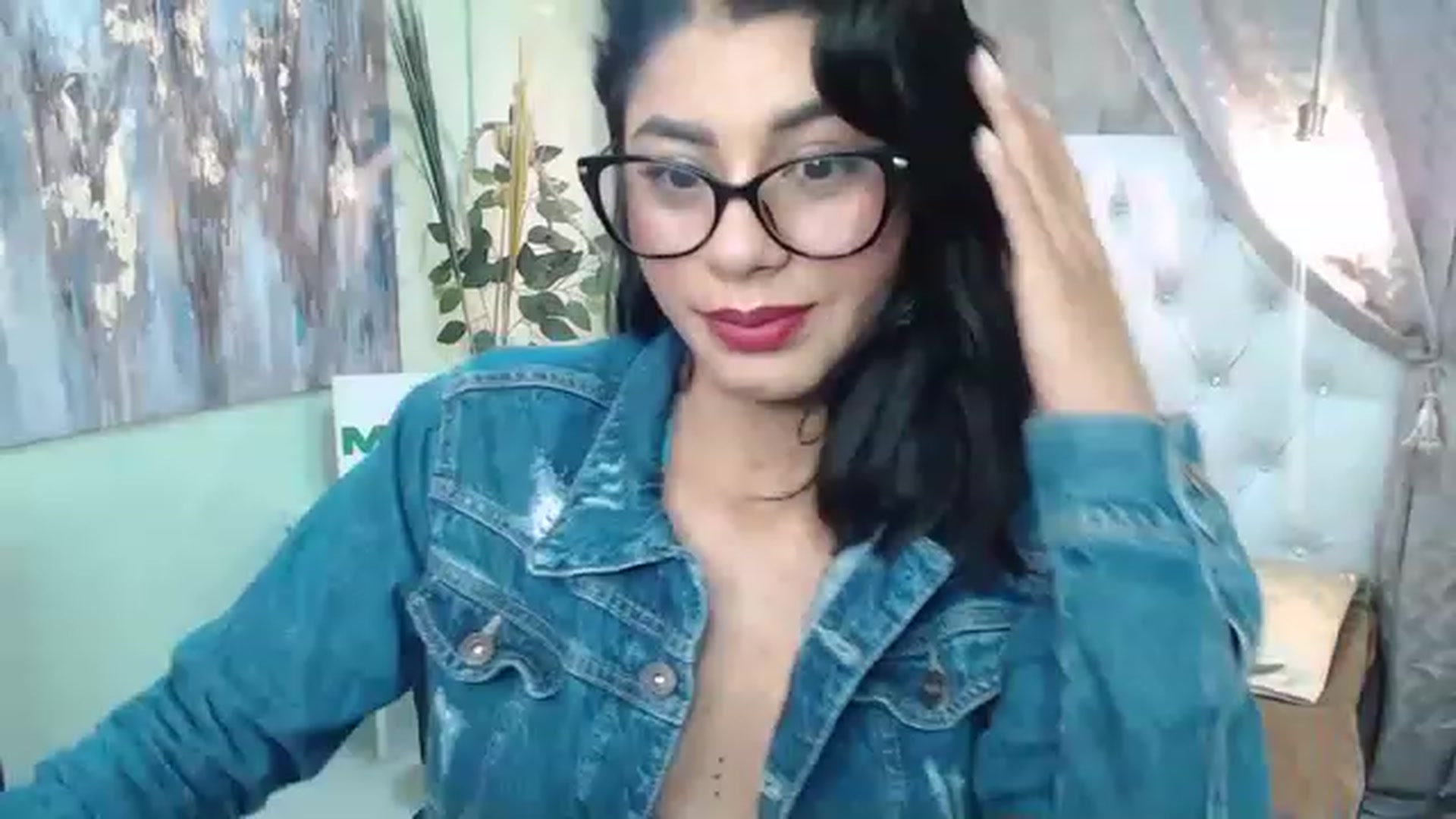 Gallery image thumbnail from Sara__Ruiz's myfreecams stream on, 11/16/2022, 15:05 image 11 of 20