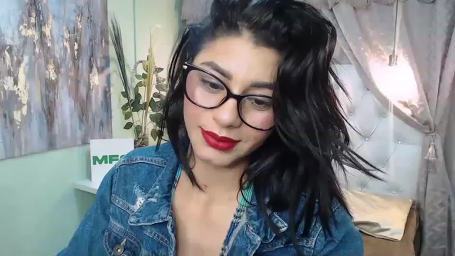 Gallery image thumbnail from Sara__Ruiz's myfreecams stream on, 11/16/2022, 15:05 image 18 of 20